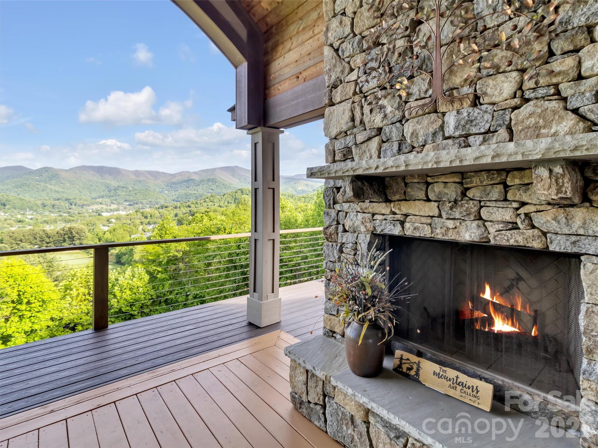Laurel Ridge Country Club - Residential