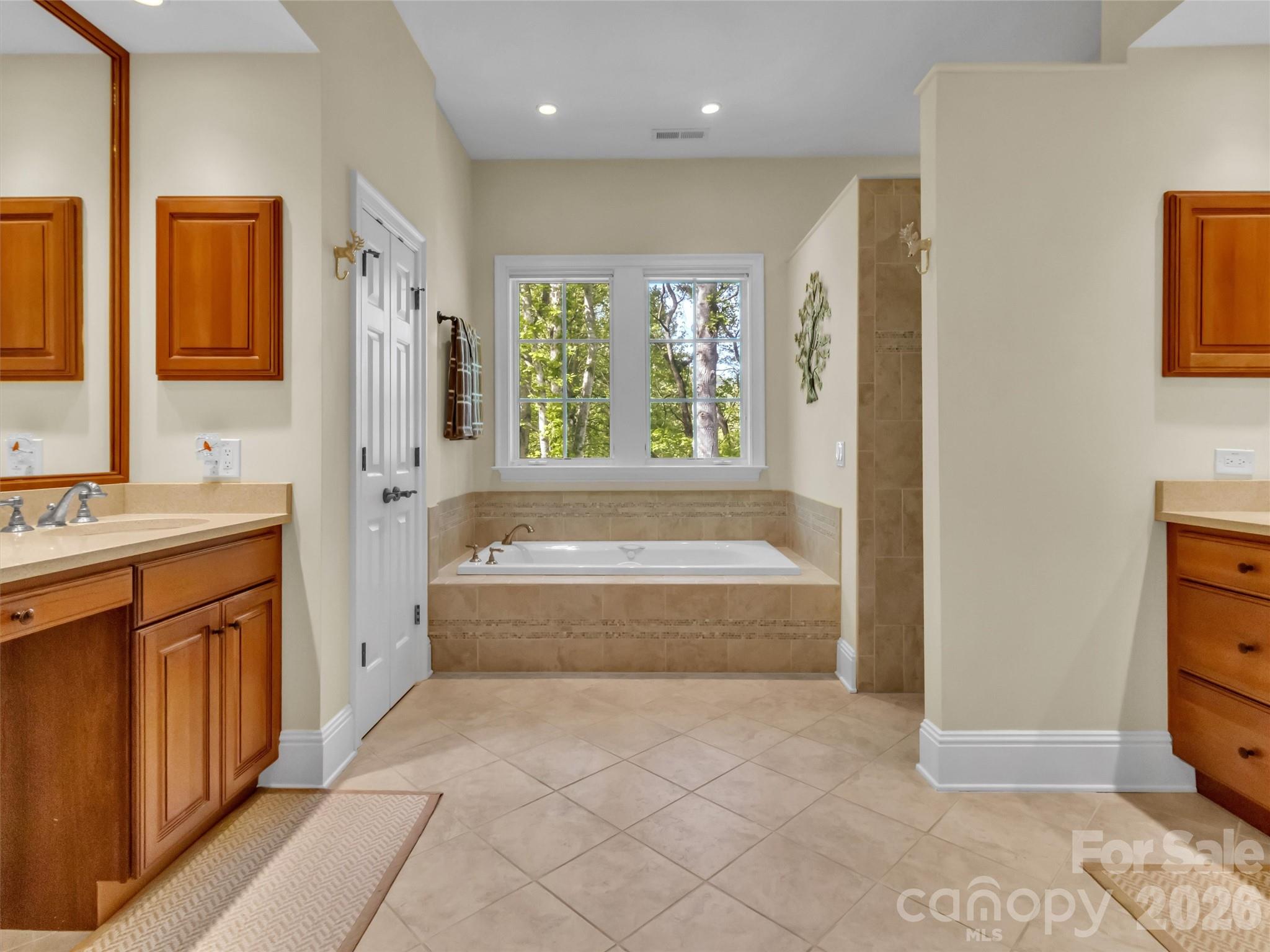 Laurel Ridge Country Club - Residential