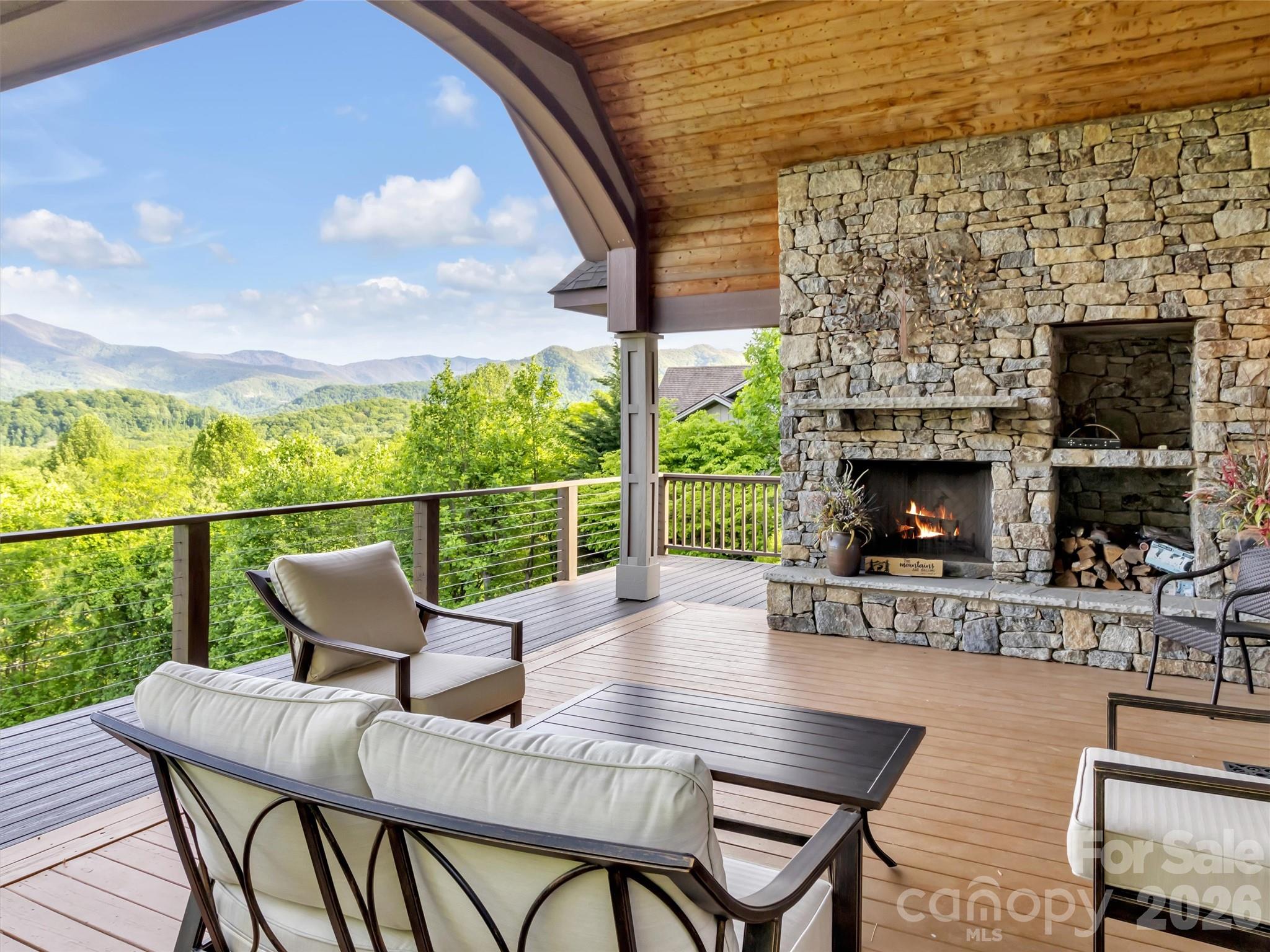 Laurel Ridge Country Club - Residential