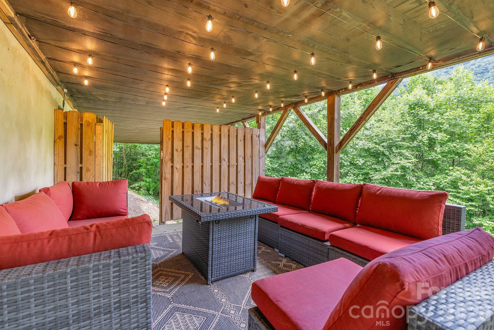 Laurel Ridge - Residential