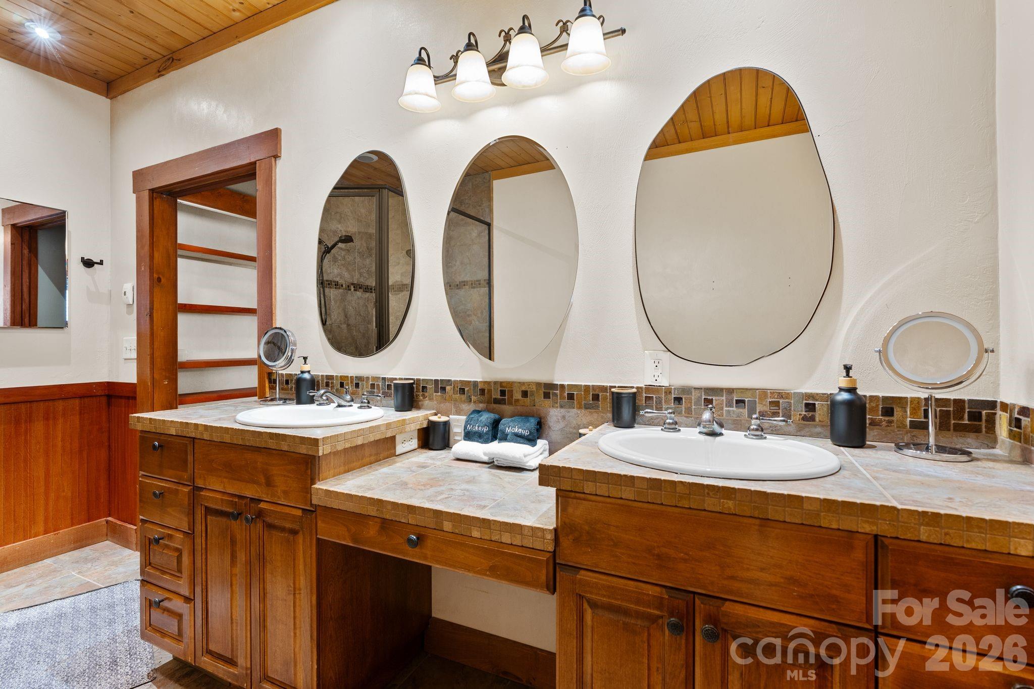 Laurel Ridge - Residential