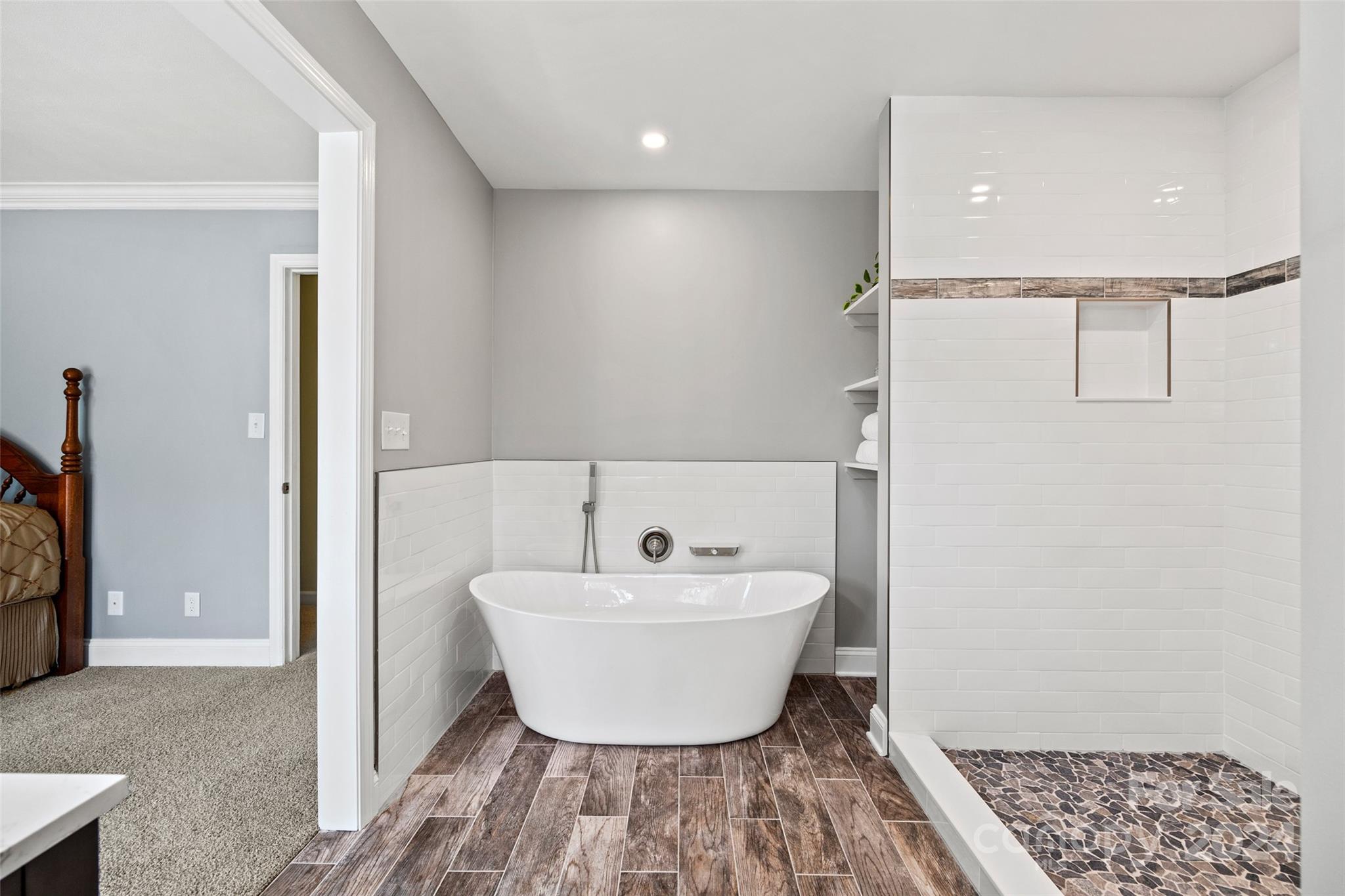 Tega Cay - Residential