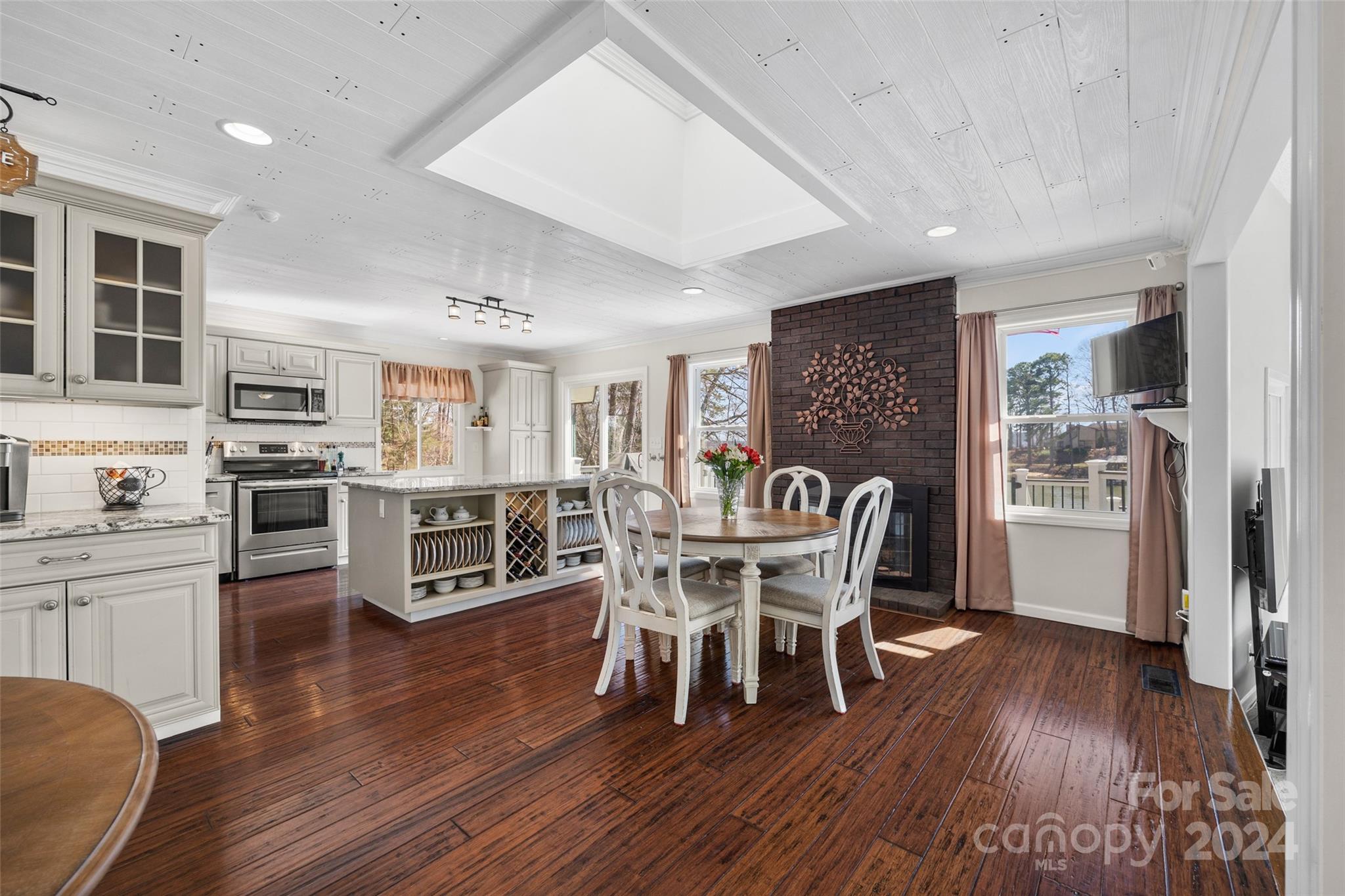 Tega Cay - Residential