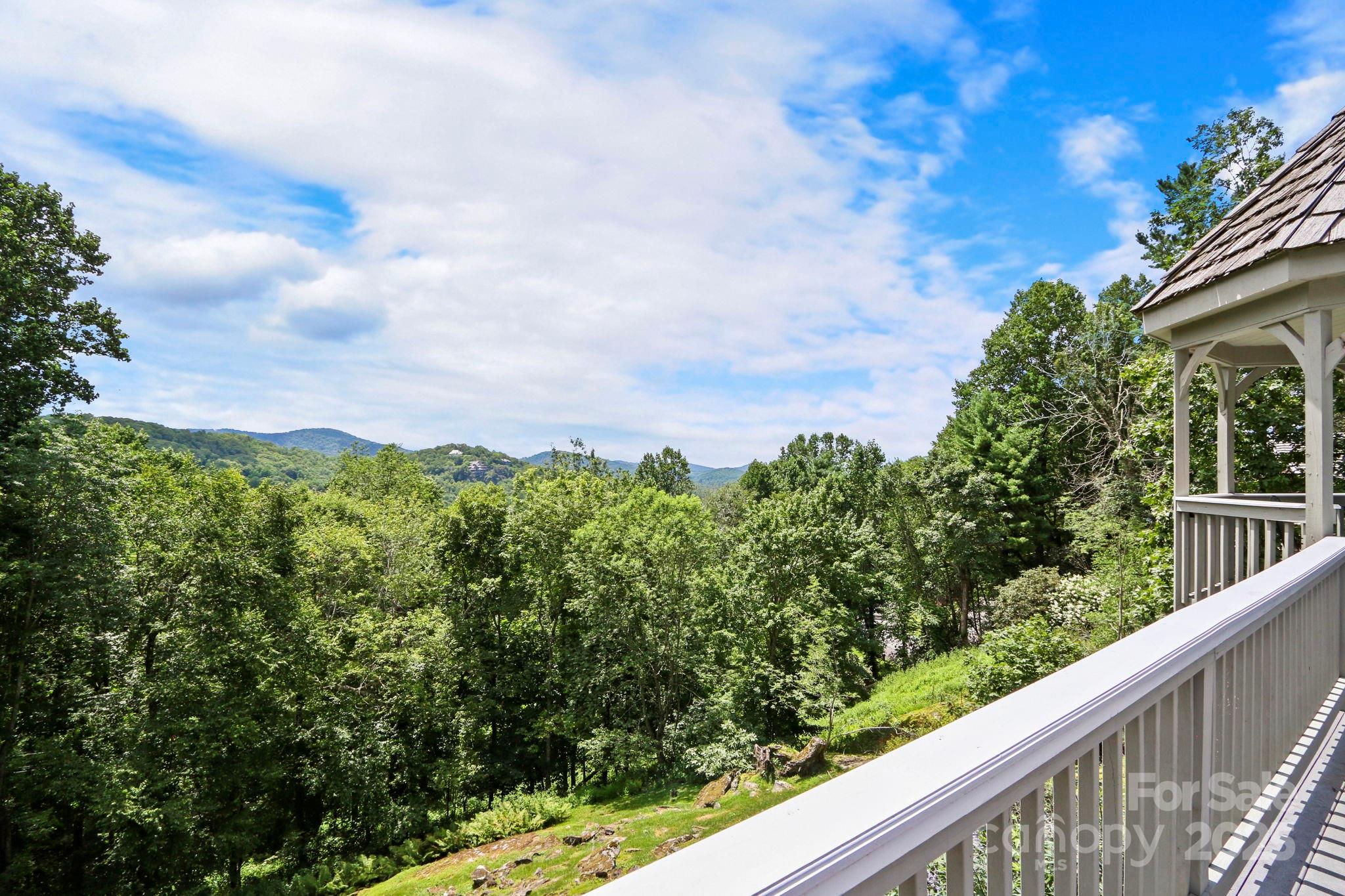 Boone, North Carolina 28607, United States, 3 Bedrooms Bedrooms, ,4 BathroomsBathrooms,Residential,Under Contract,191530