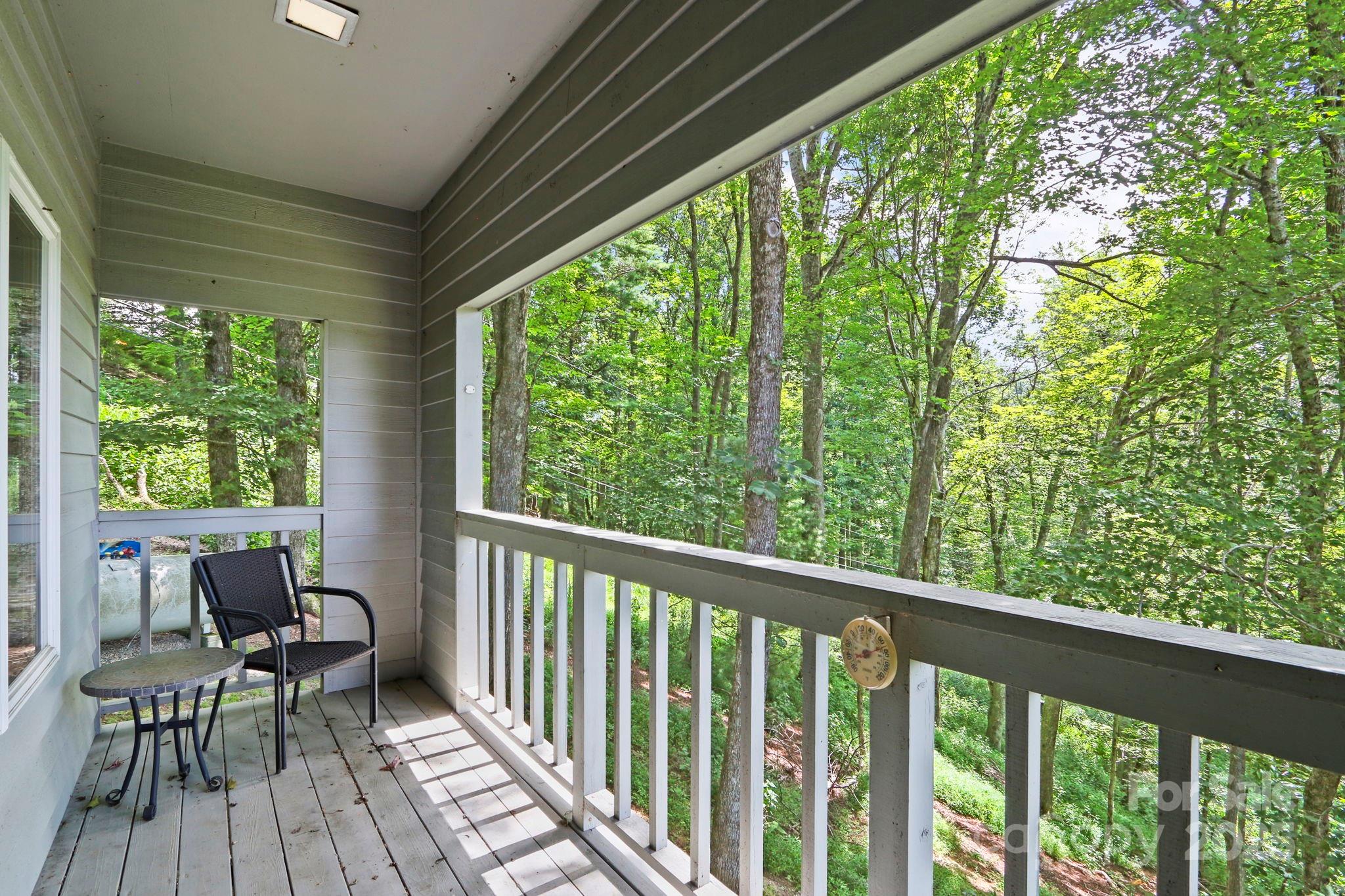 Boone, North Carolina 28607, United States, 3 Bedrooms Bedrooms, ,4 BathroomsBathrooms,Residential,Under Contract,191530