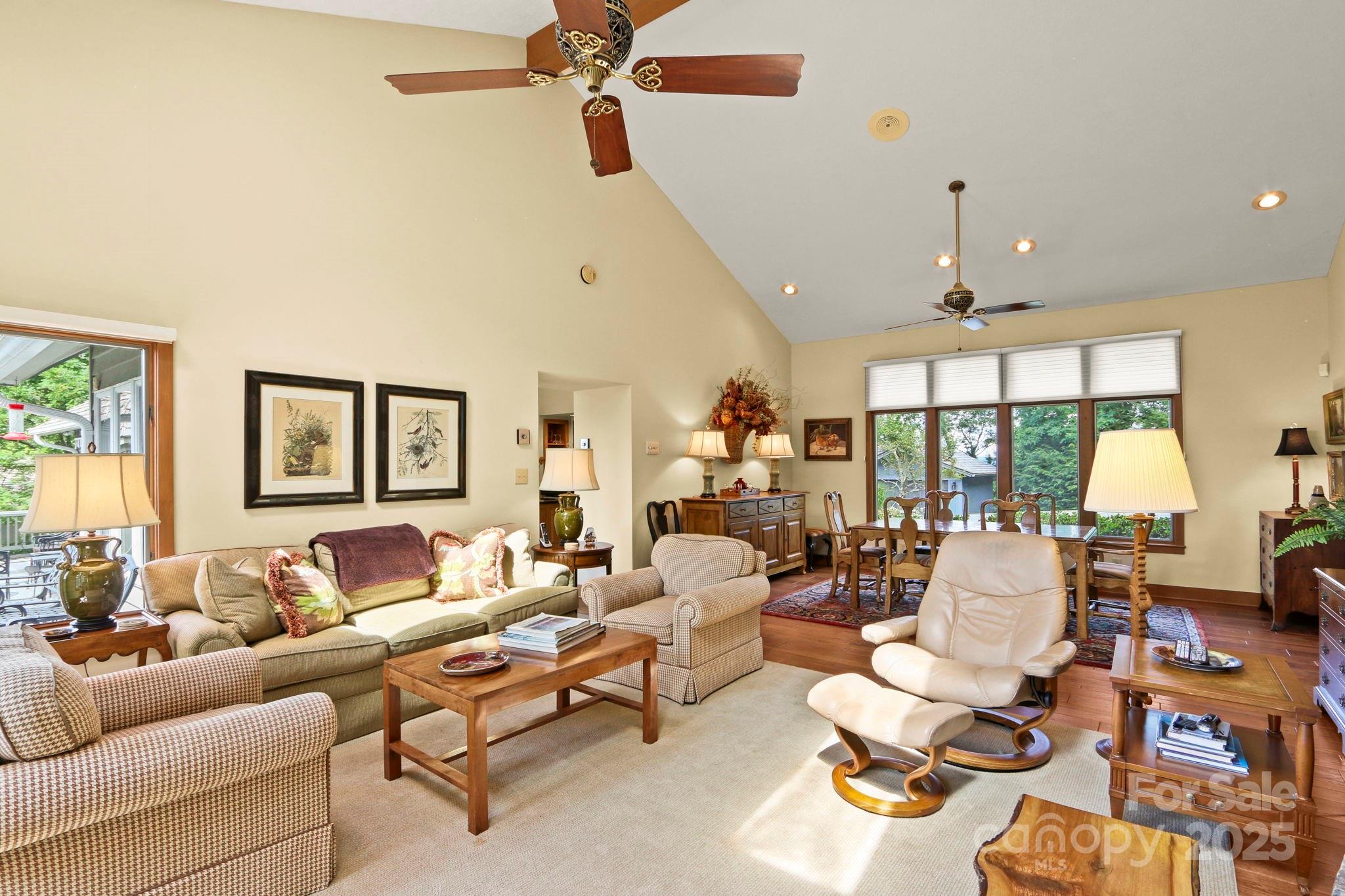 Boone, North Carolina 28607, United States, 3 Bedrooms Bedrooms, ,4 BathroomsBathrooms,Residential,Under Contract,191530