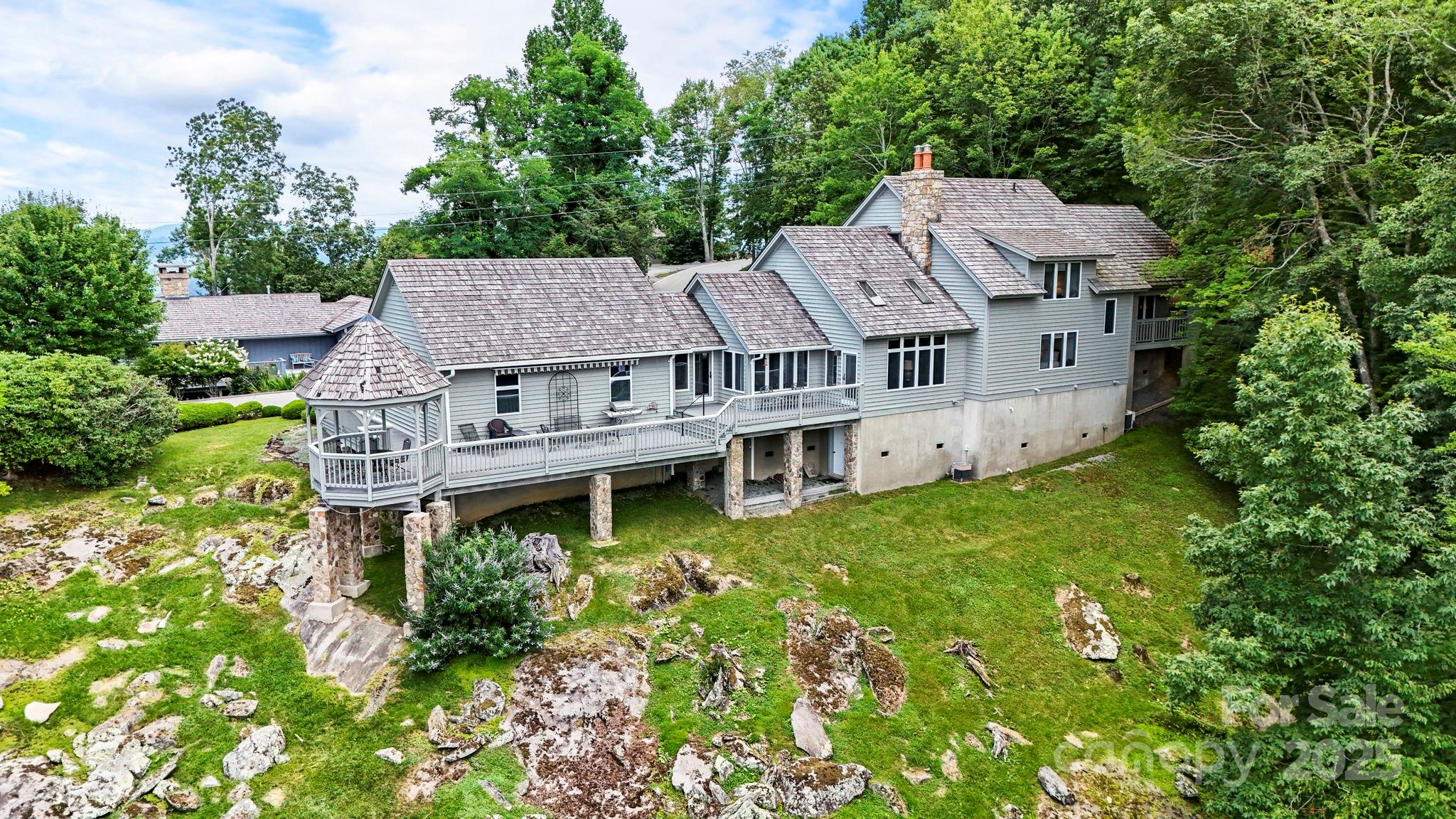 Boone, North Carolina 28607, United States, 3 Bedrooms Bedrooms, ,4 BathroomsBathrooms,Residential,Under Contract,191530