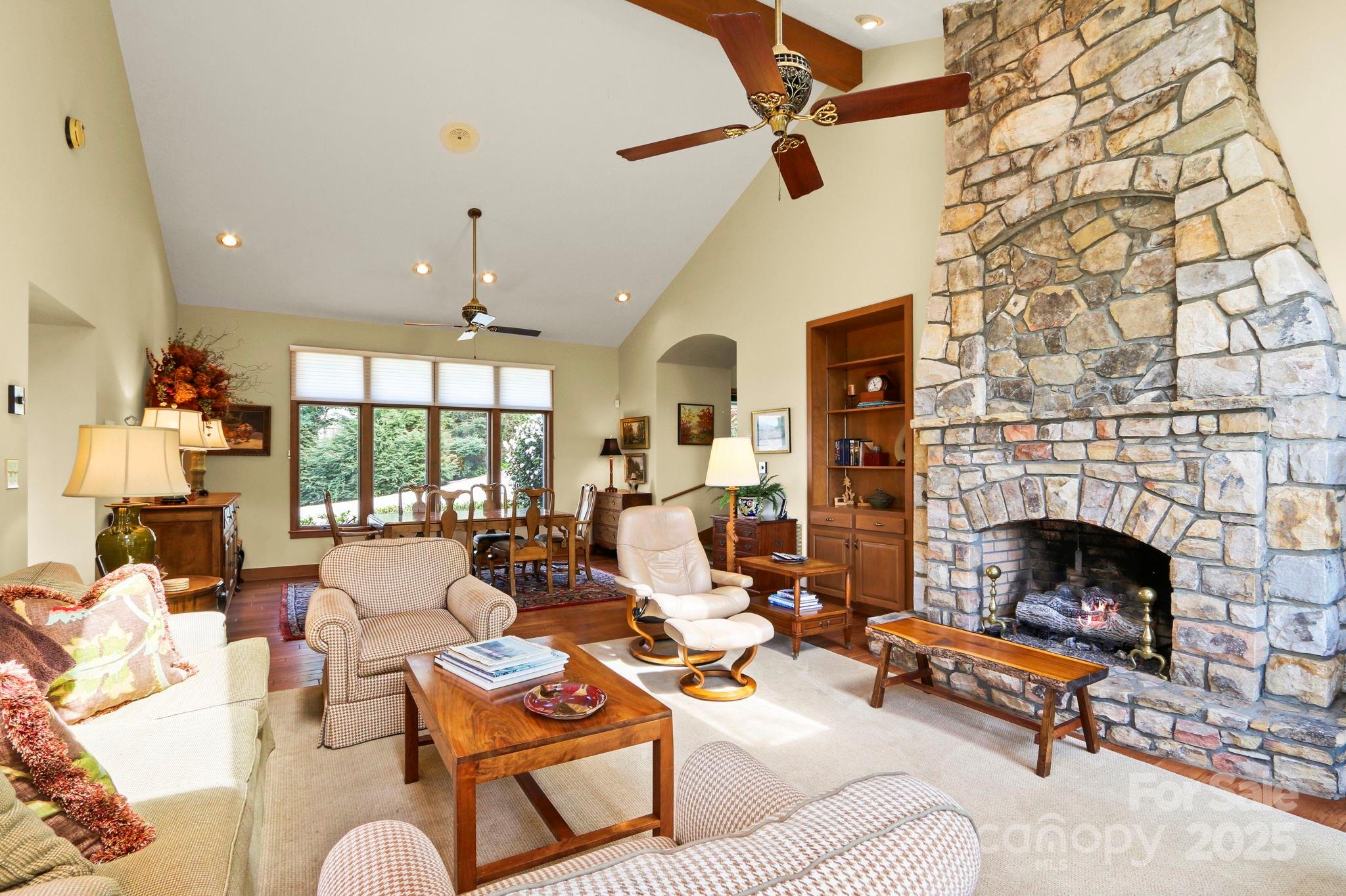 Boone, North Carolina 28607, United States, 3 Bedrooms Bedrooms, ,4 BathroomsBathrooms,Residential,Under Contract,191530