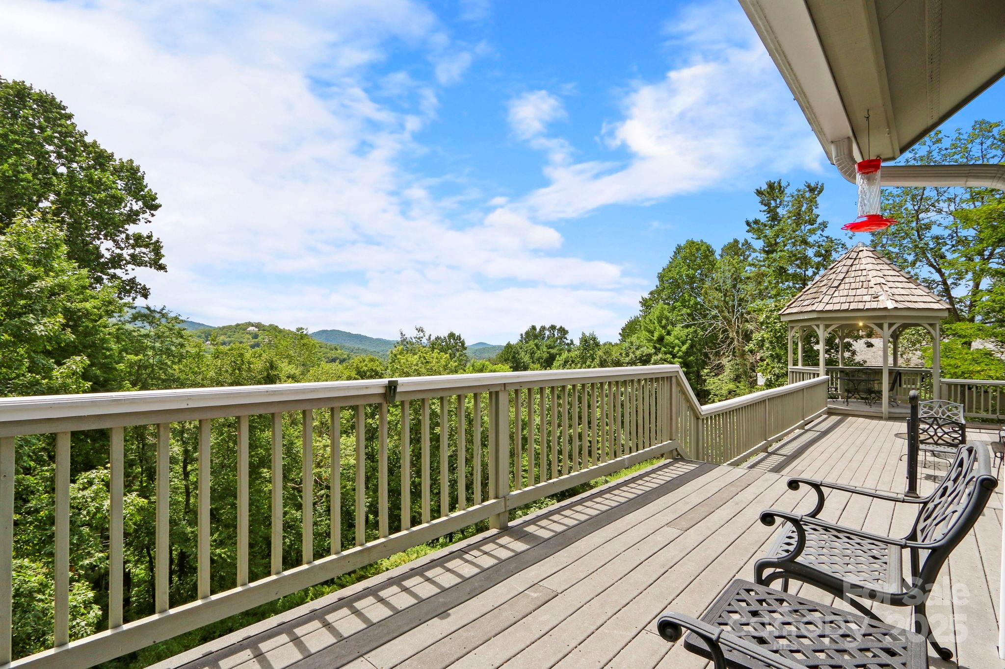 Boone, North Carolina 28607, United States, 3 Bedrooms Bedrooms, ,4 BathroomsBathrooms,Residential,Under Contract,191530