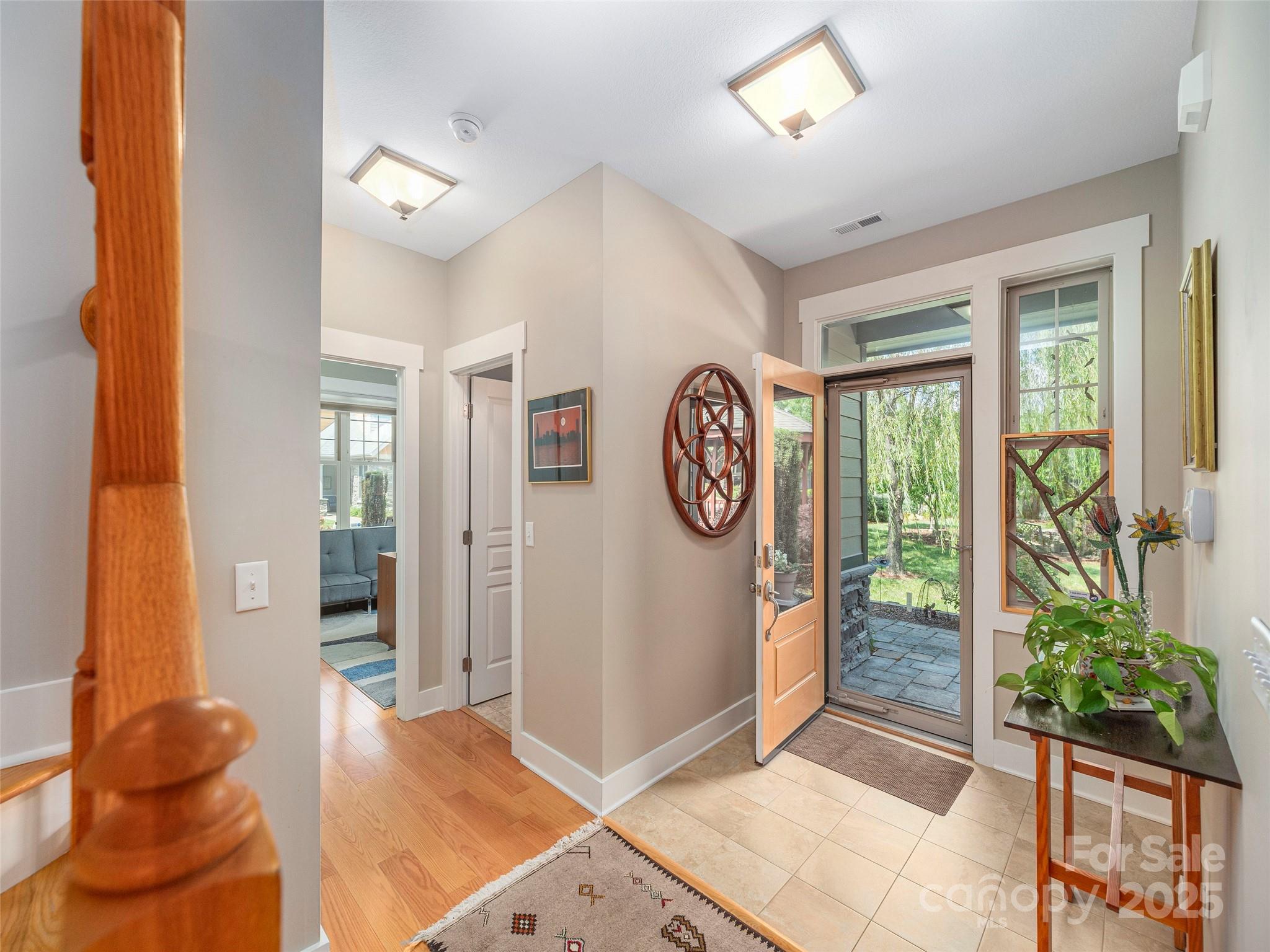 10 Holland Mountain View