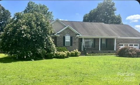 Photo of 1838 Rockrose Drive, Fayetteville, NC 28312 (MLS # 4315010)