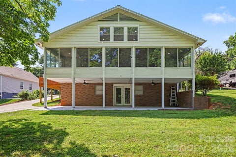 Photo of 6917 Navajo Trail, Sherrills Ford, NC 28673 (MLS # 4394650)