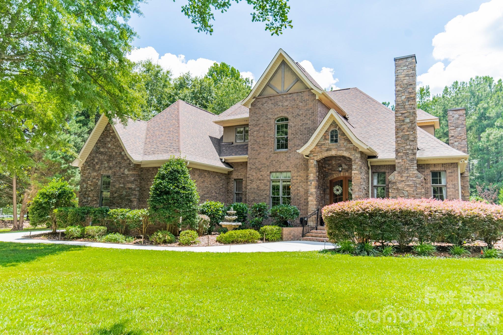 215 Blue River Road, Lake Wylie, SC, 29710