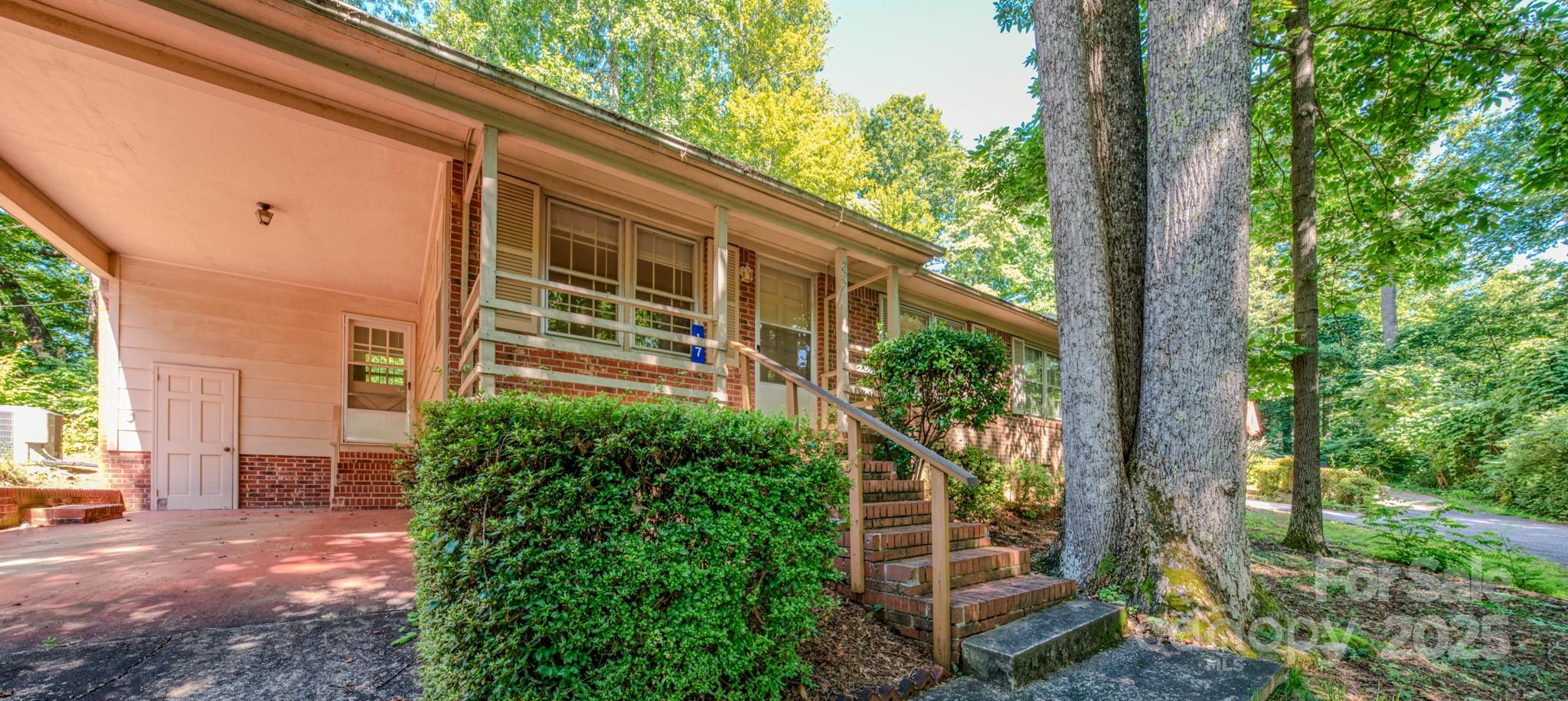 17 Sitar Lane