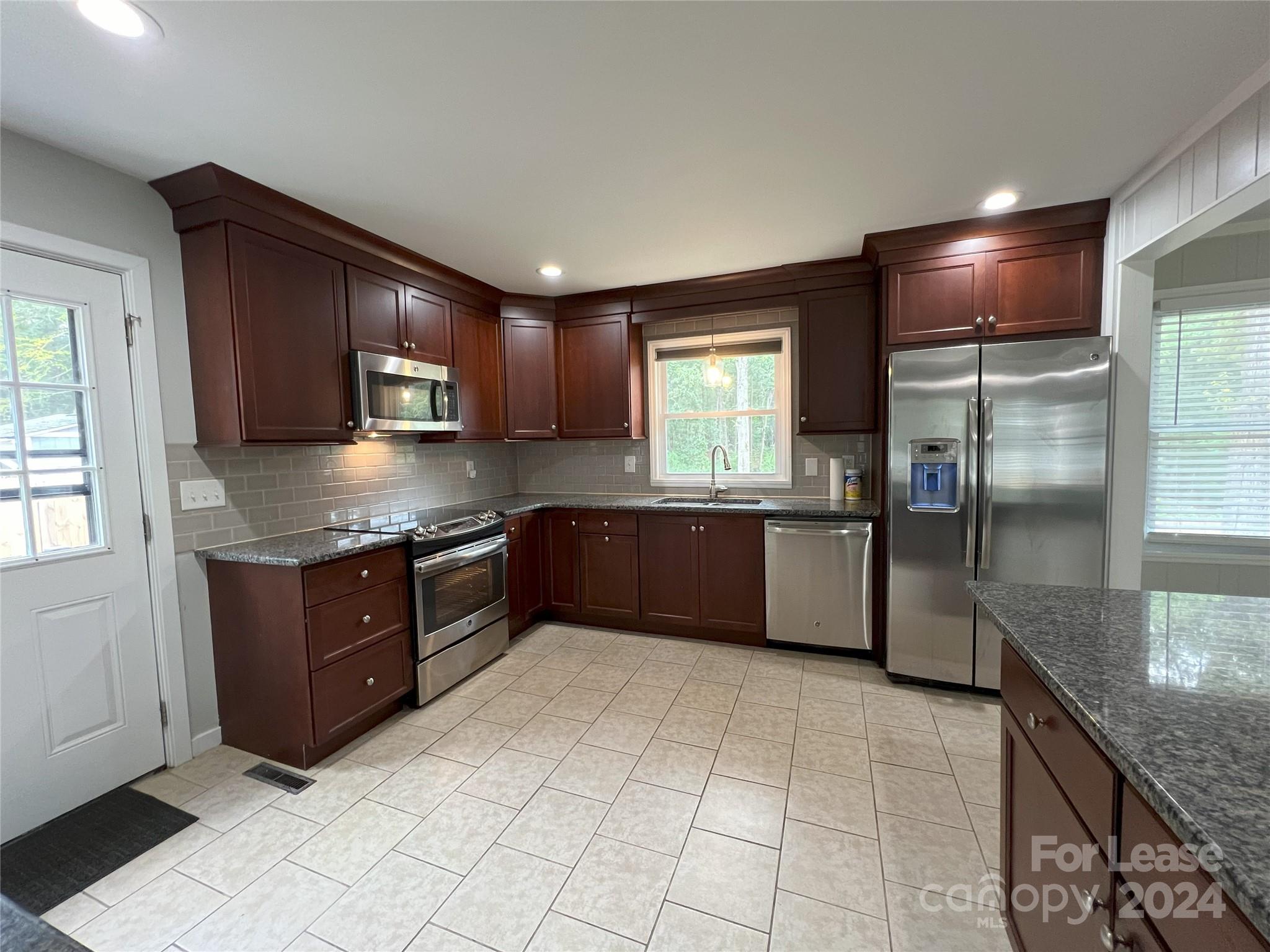 River Lure - Residential Lease