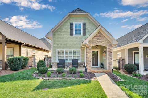 Photo of 7526 Fairway Villa Circle, Denver, NC 28037 (MLS # 4392860)