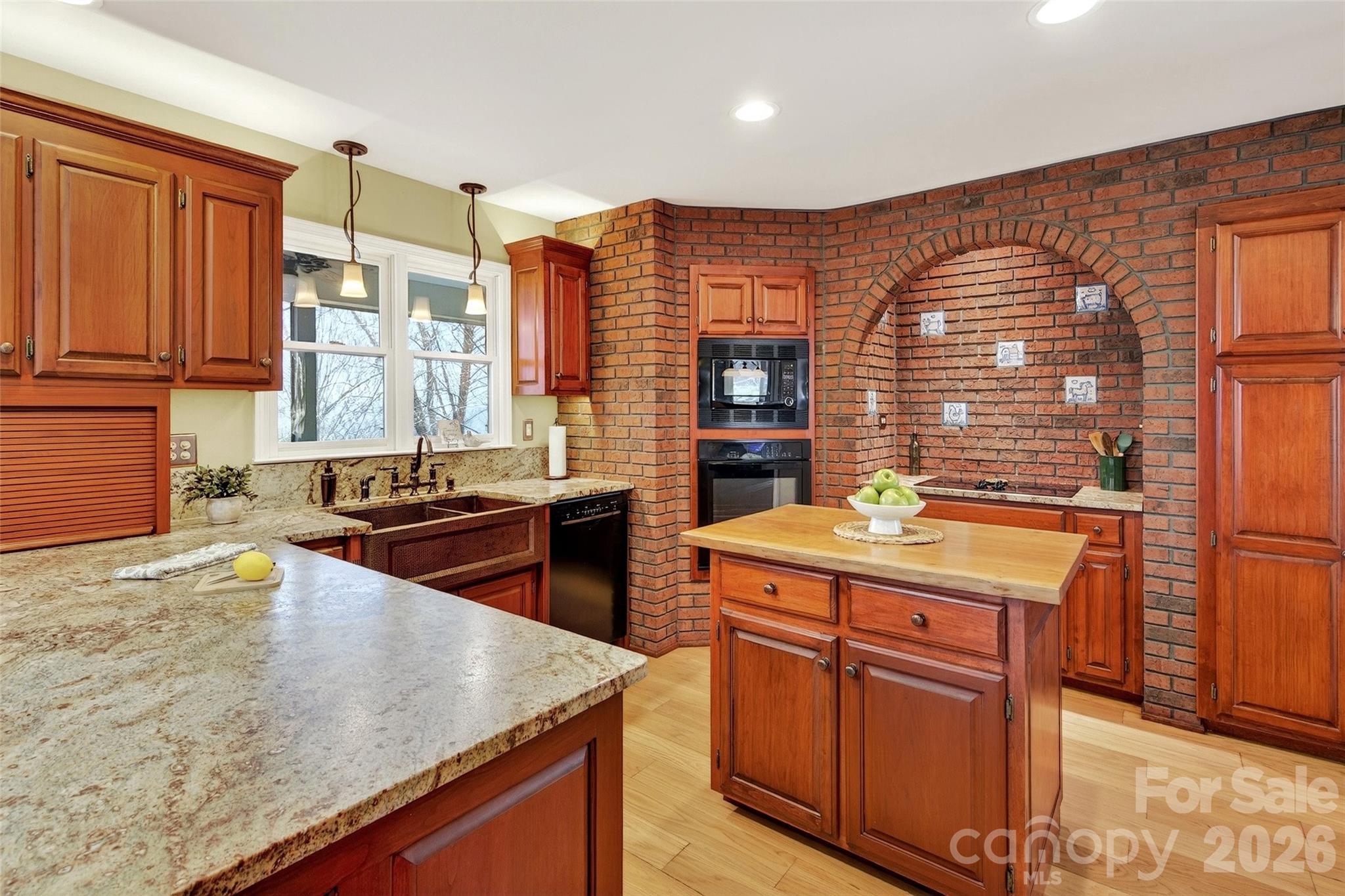 Gateway Mountain - Residential