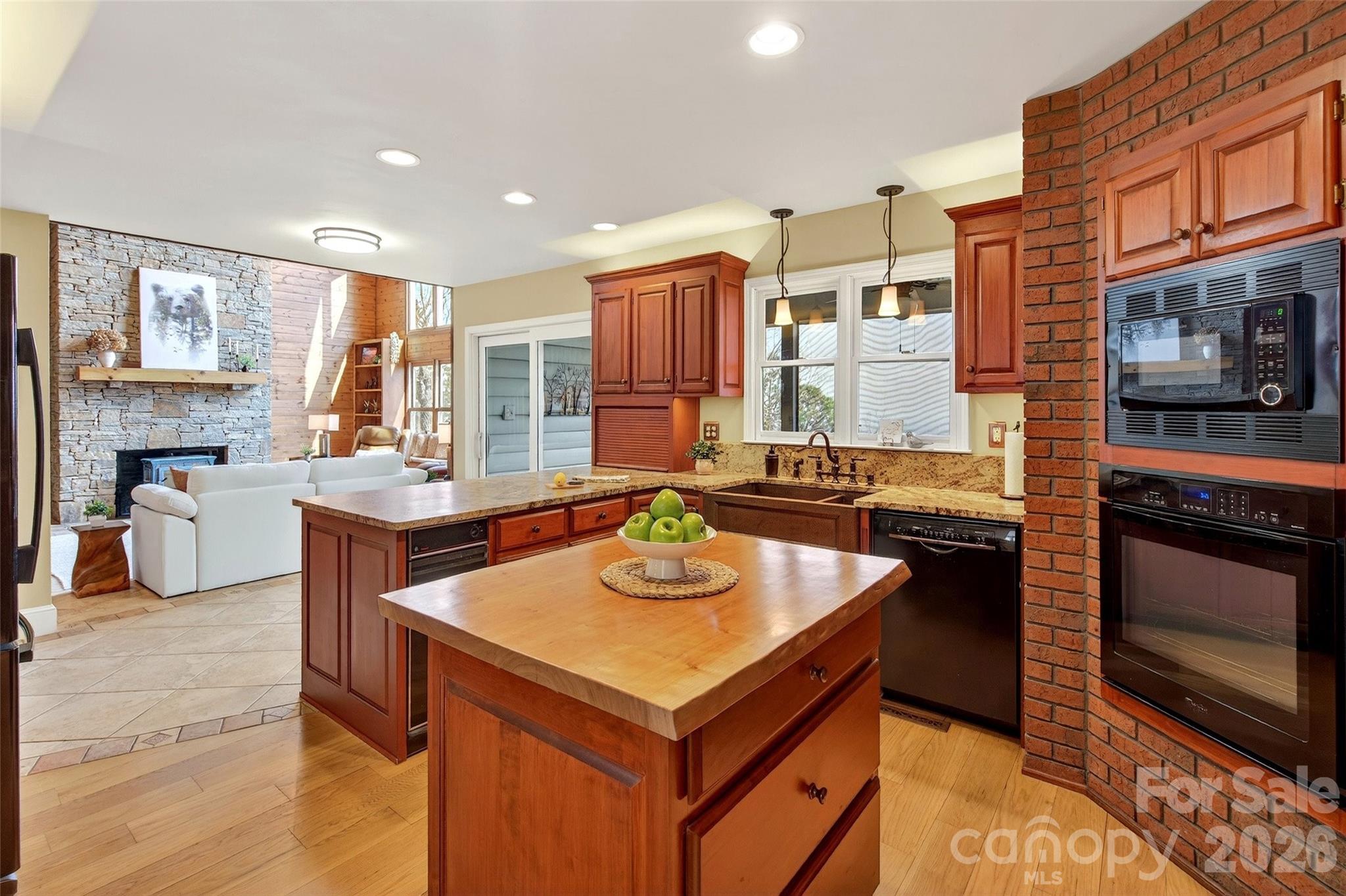 Gateway Mountain - Residential