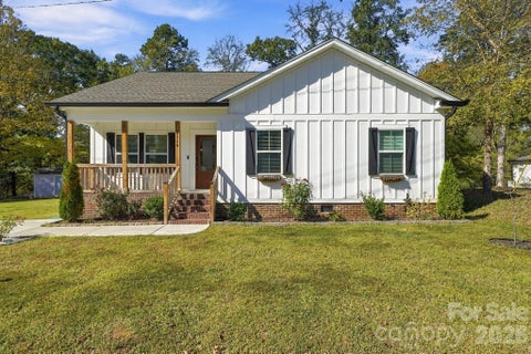 Photo of 4224 Pebblebrook Circle, Concord, NC 28027 (MLS # 4438503)