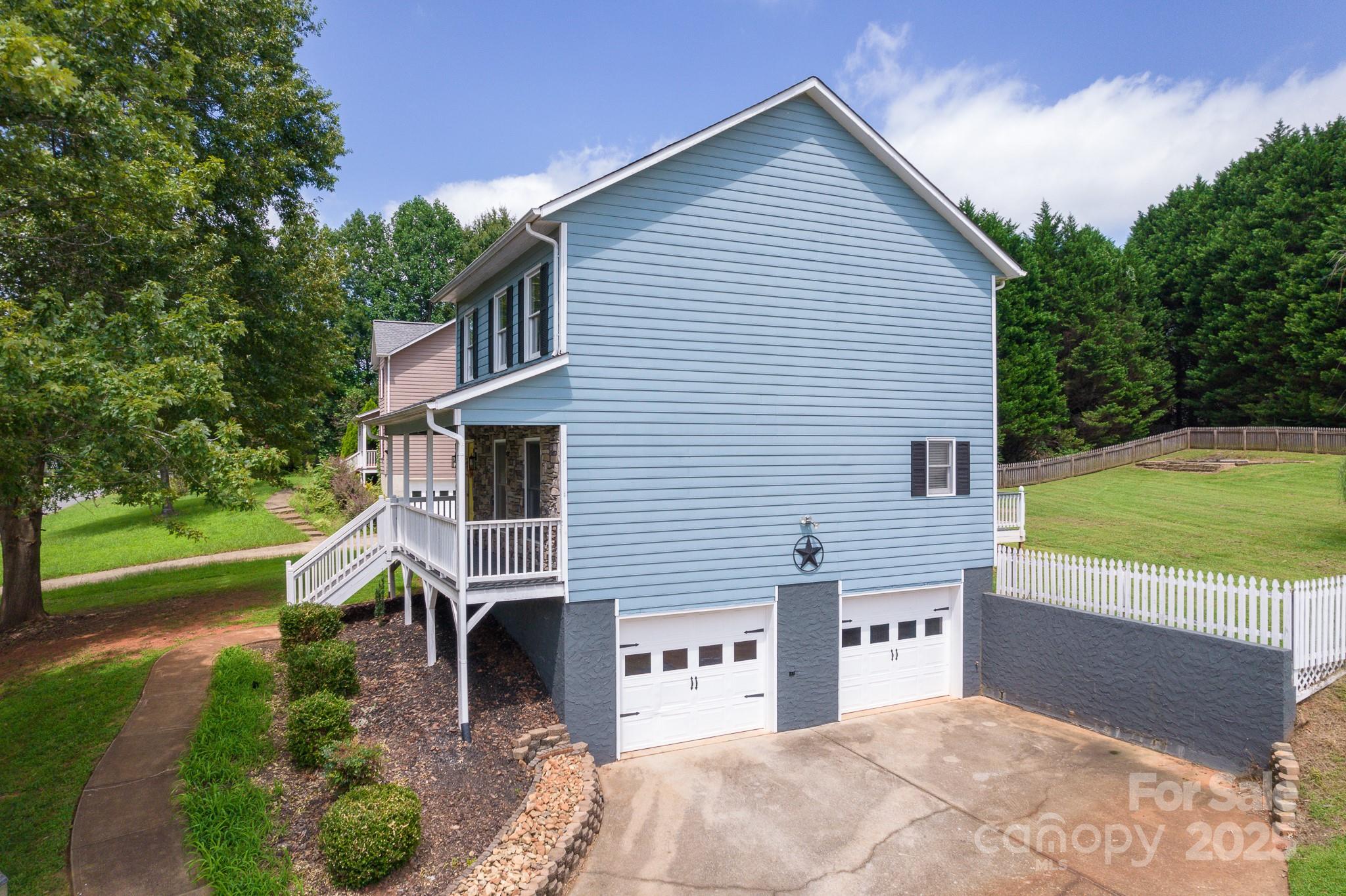 Maple Crest - Residential