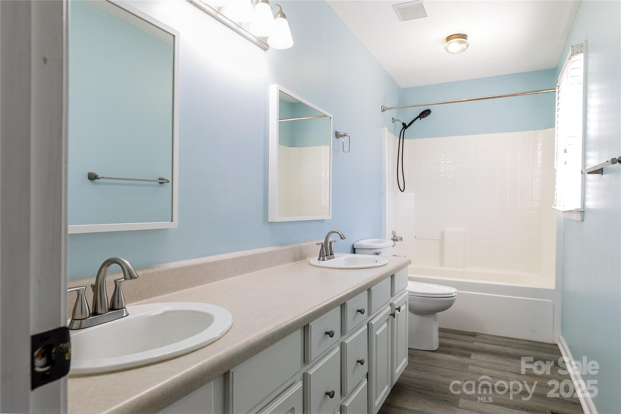 Maple Crest - Residential