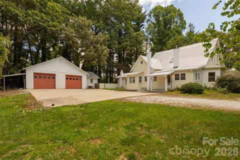 Photo of 100 Cannon Drive, Hendersonville, NC 28792 (MLS # 4397088)