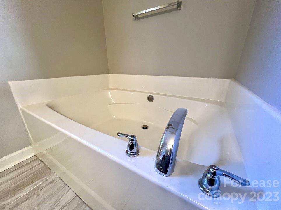 Elliott Acres - Residential Lease