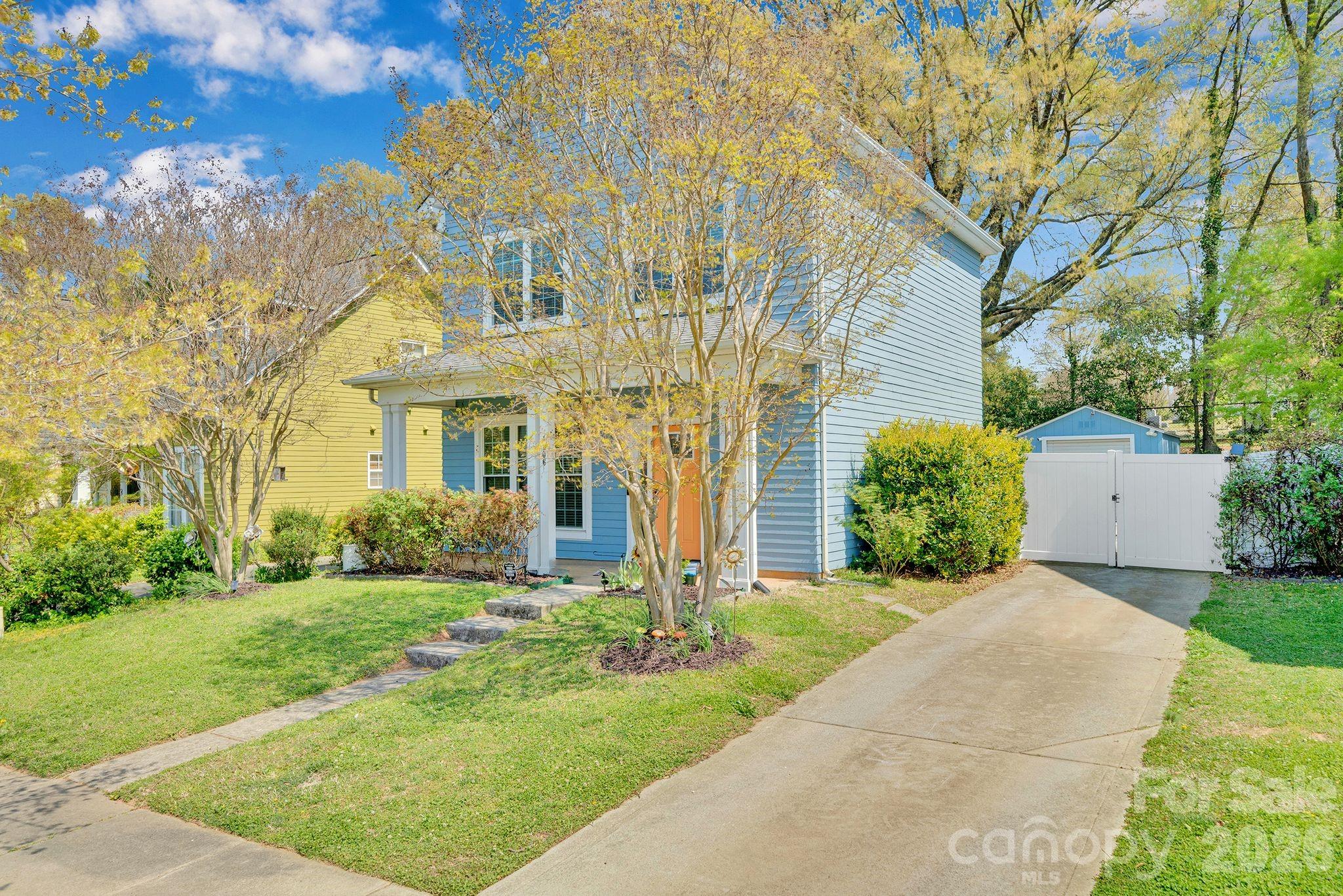 1206 Rising Oak Drive