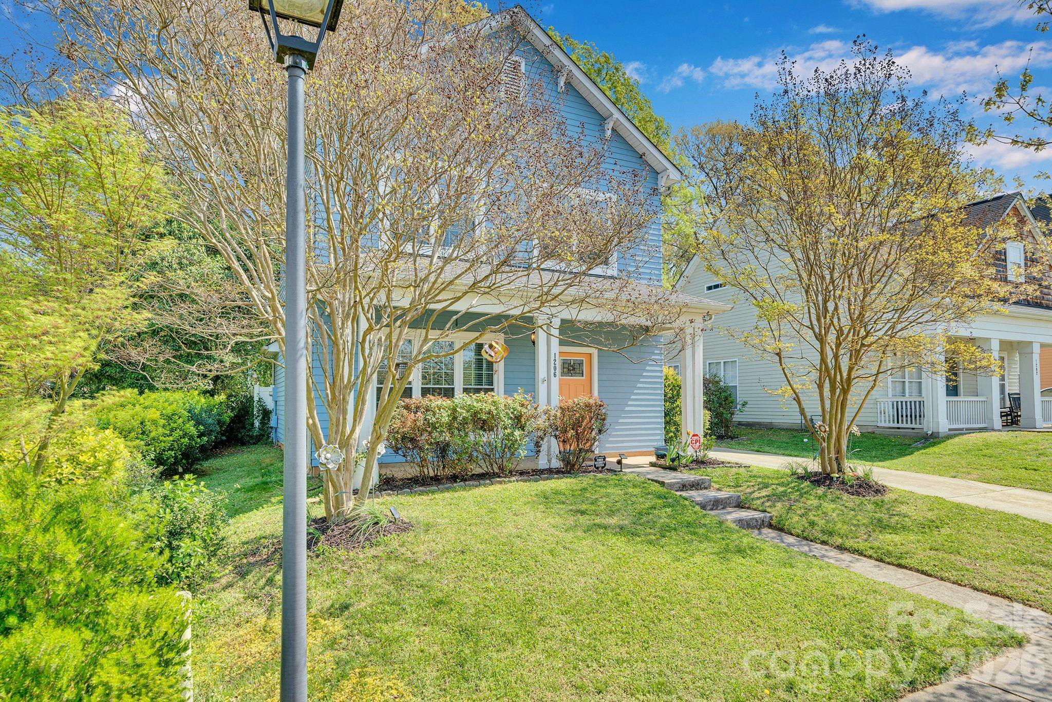 1206 Rising Oak Drive