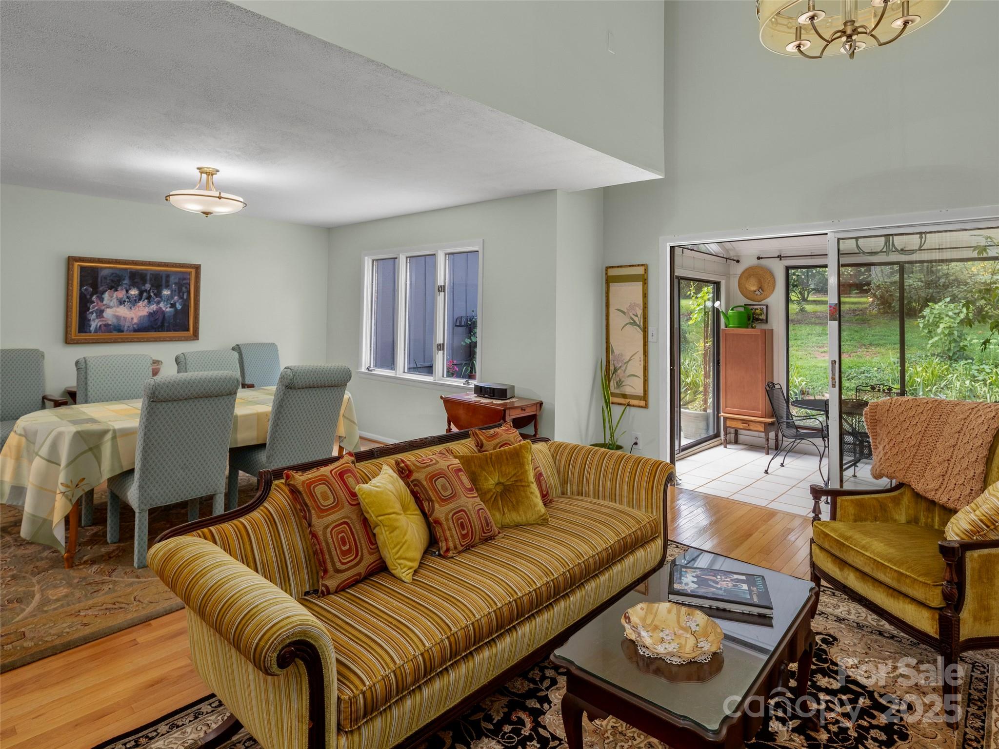 102 Crowfields Drive