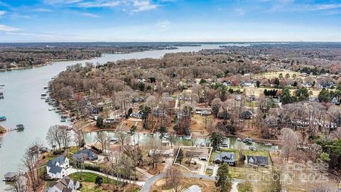 156 Hazelton Loop Mooresville NC 28117