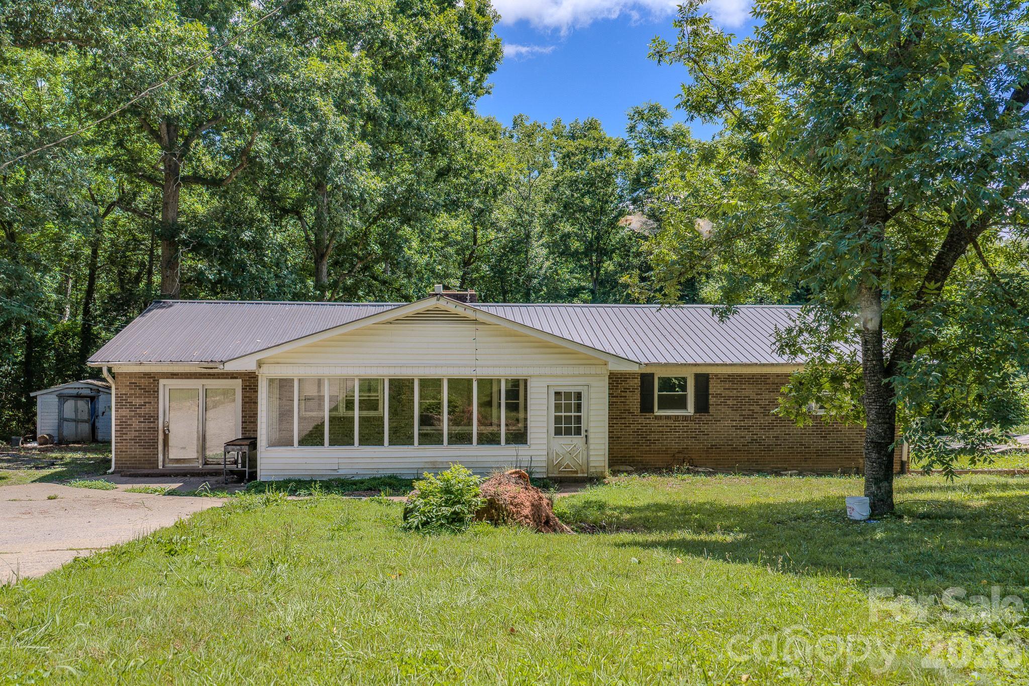 886 Pearidge Road