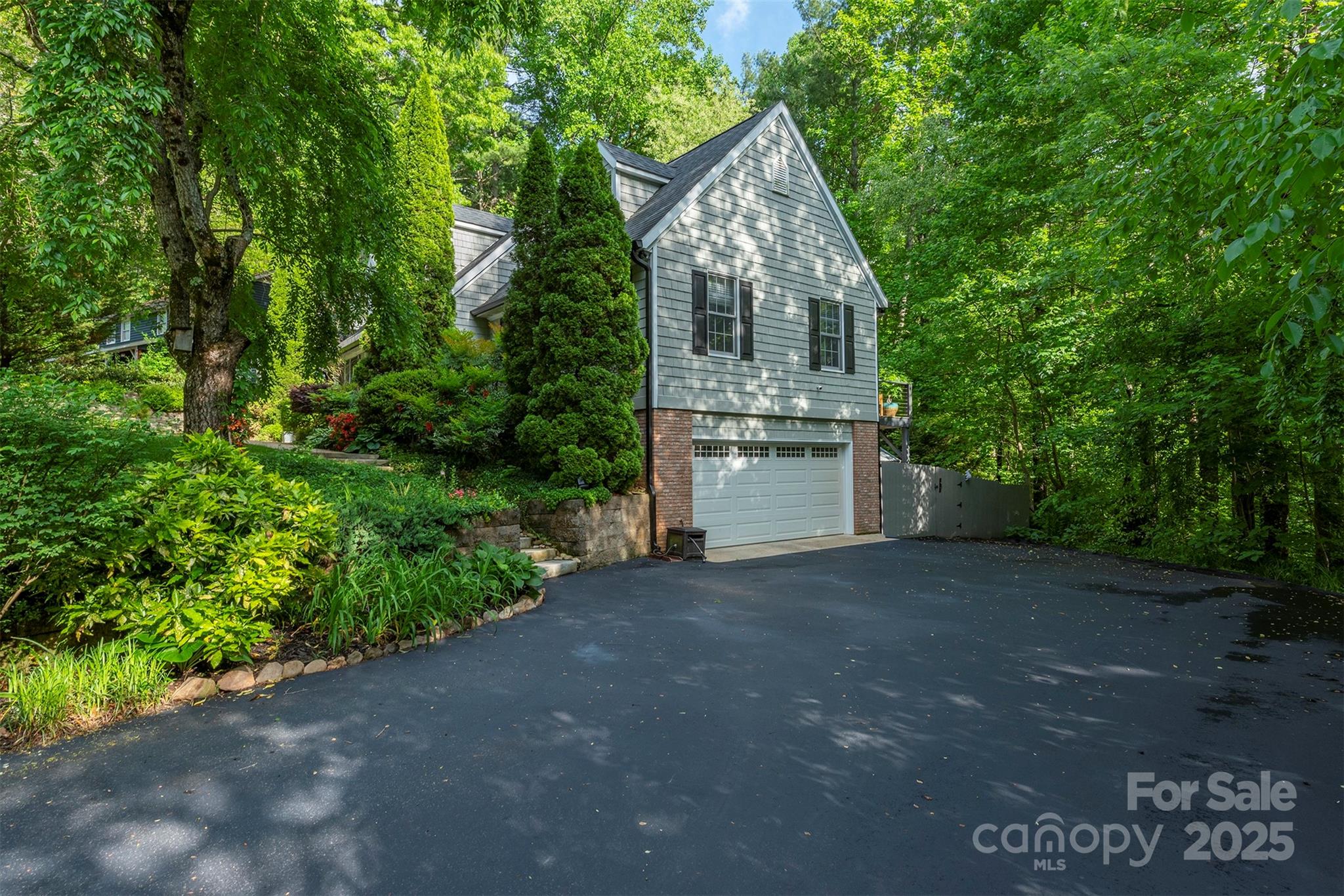 3 Lornelle Place