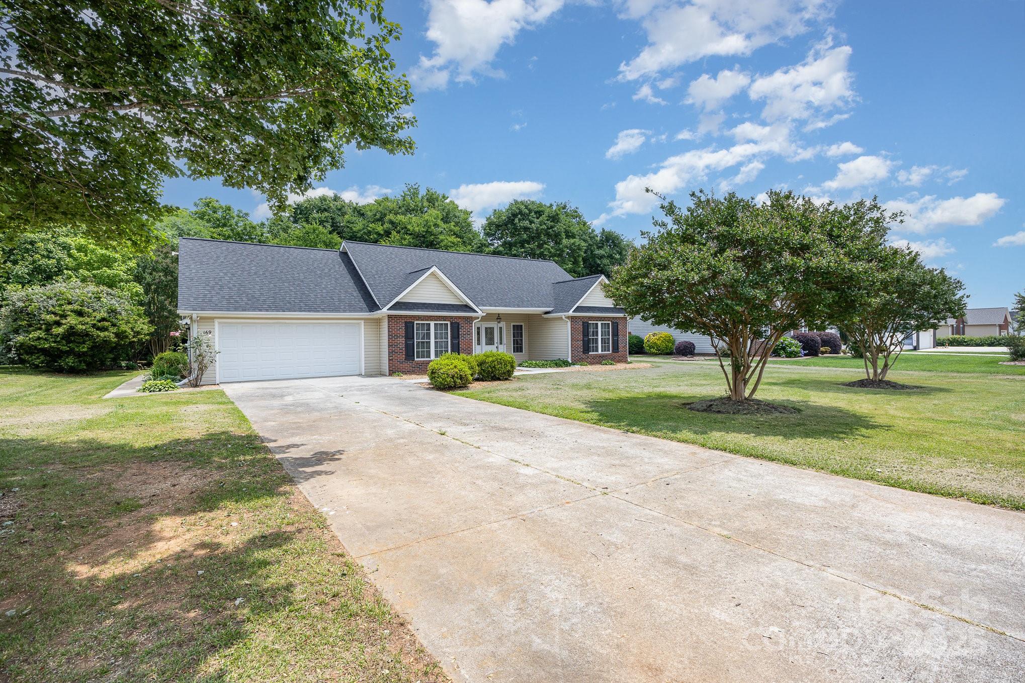 169 Charleston Ridge Drive
