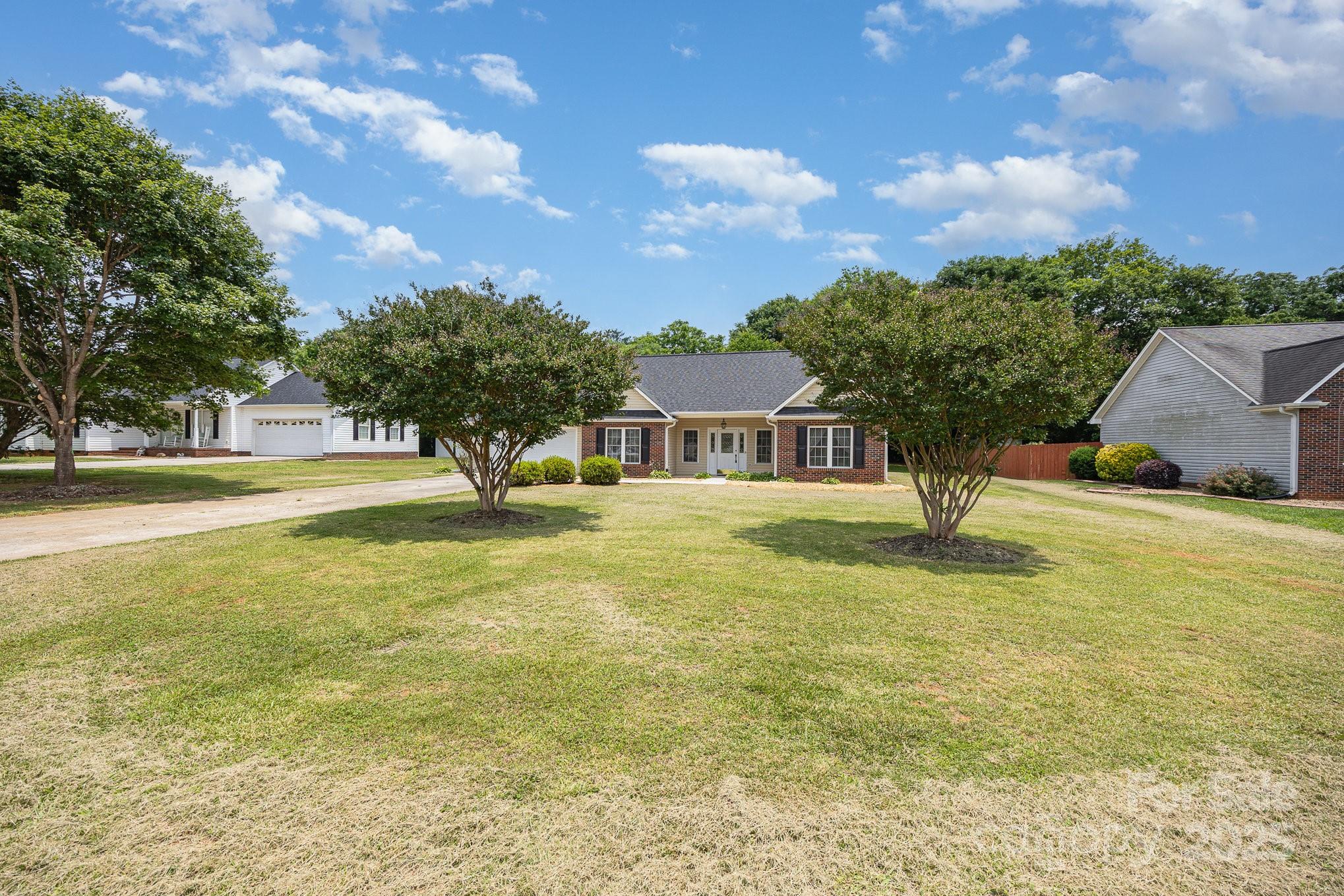 169 Charleston Ridge Drive