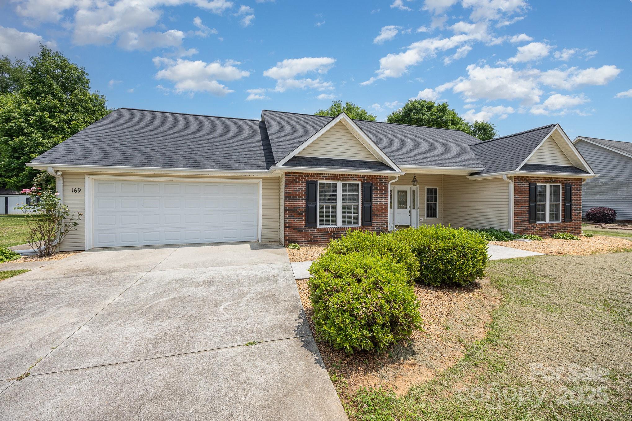 169 Charleston Ridge Drive