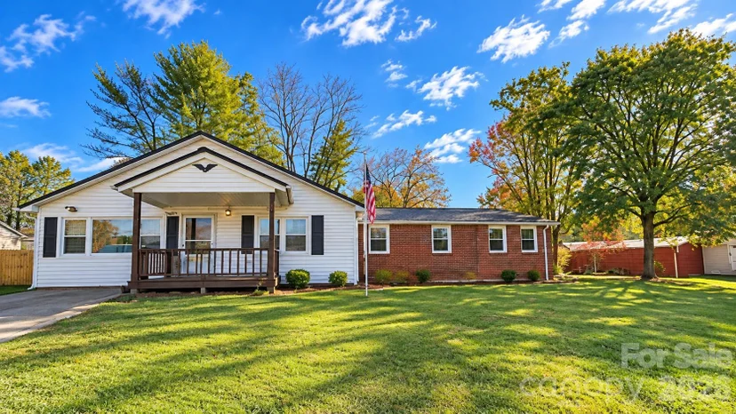 165 Green Circle Drive, photo 1 of 18