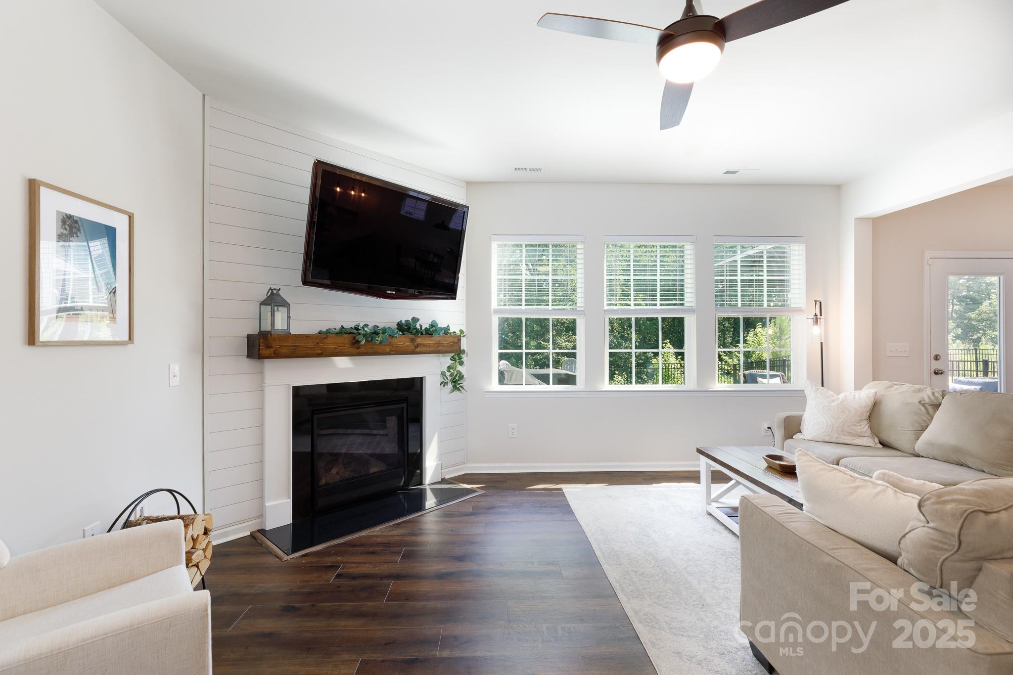 1207 Loggerhead Drive