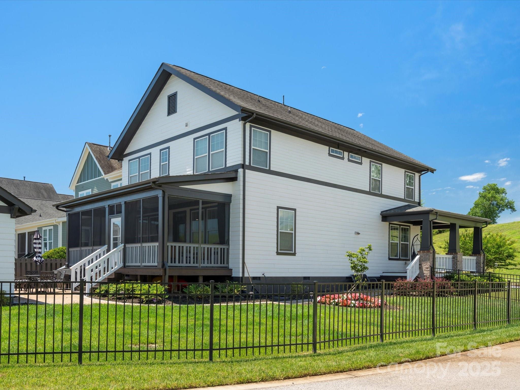 Riverwalk - Residential