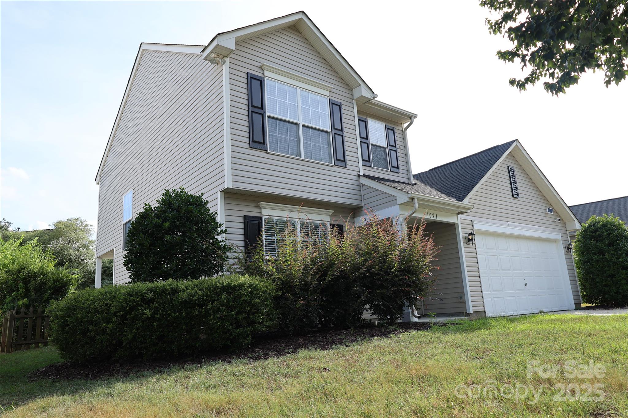 1021 Meadowbrook Lane SW