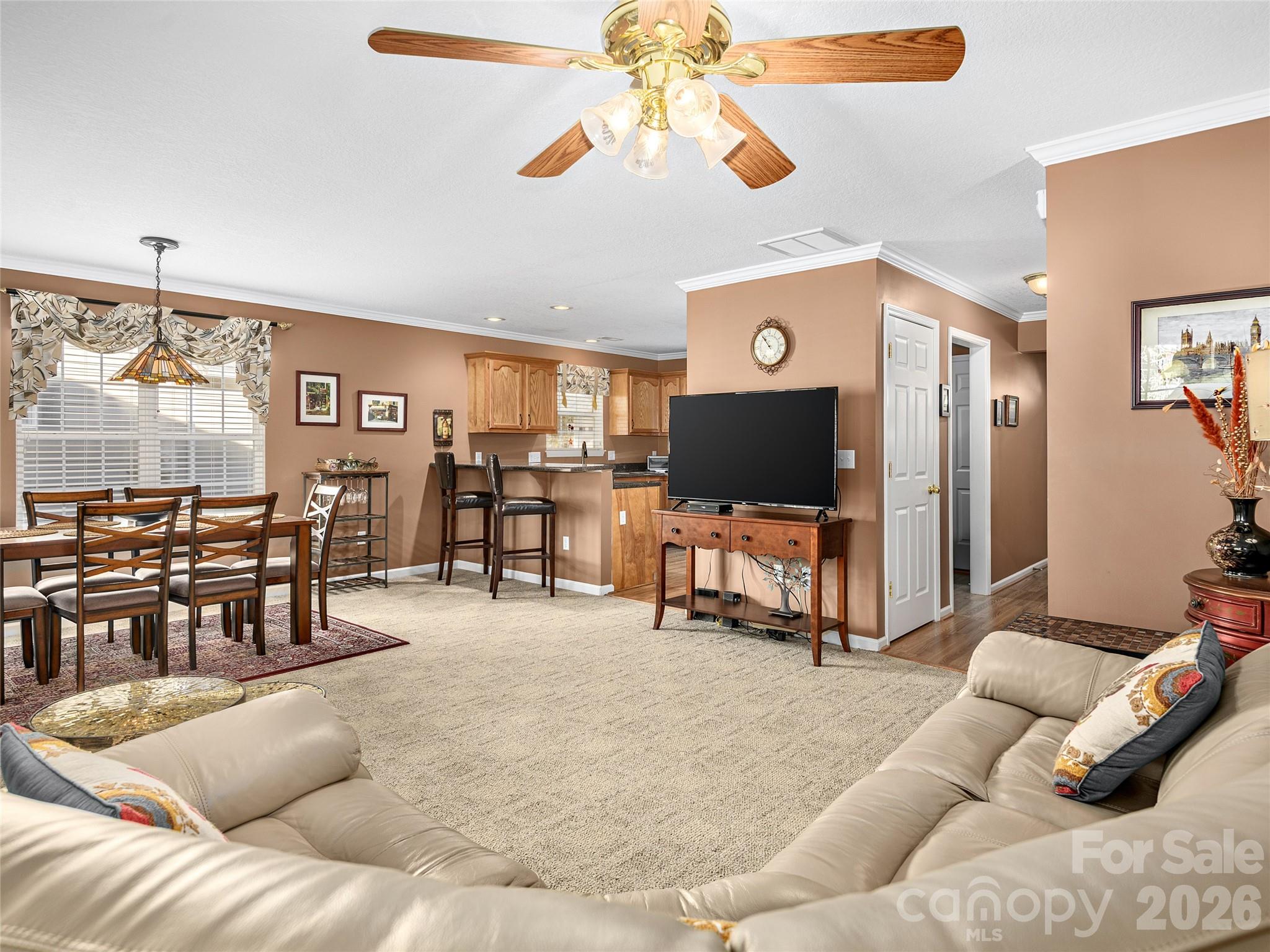 15 Willowick Drive