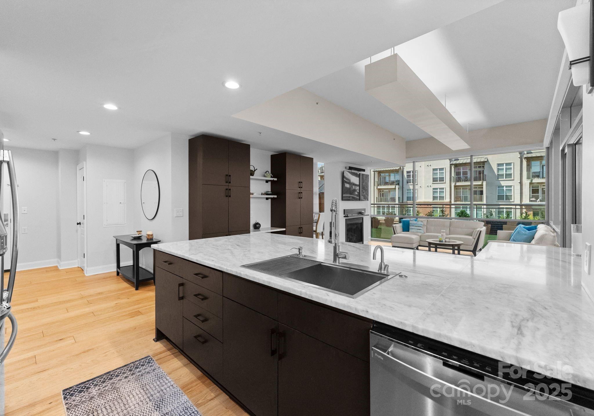 Charlotte, North Carolina 28203, United States, 3 Bedrooms Bedrooms, ,2 BathroomsBathrooms,Residential,Active,105430