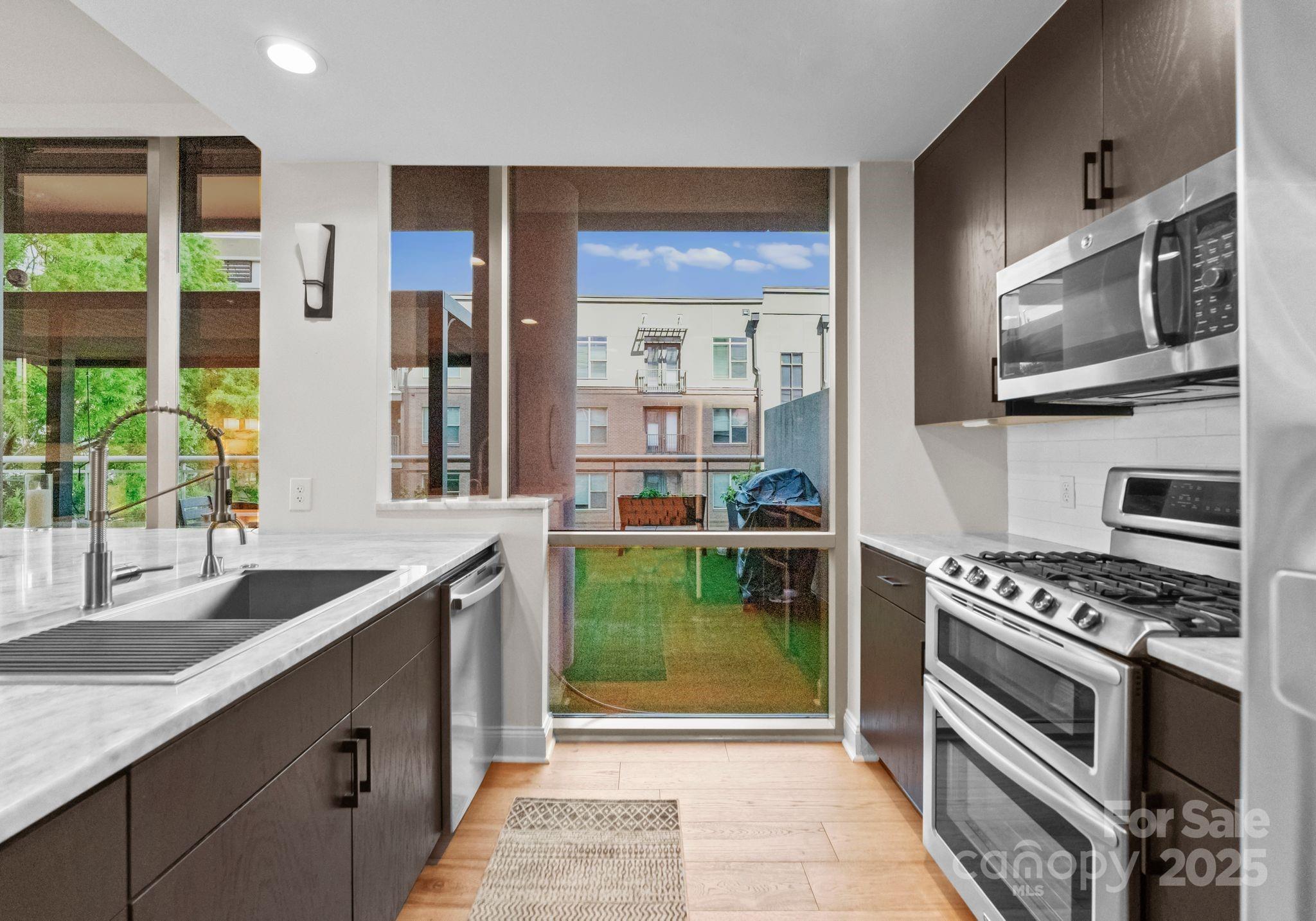 Charlotte, North Carolina 28203, United States, 3 Bedrooms Bedrooms, ,2 BathroomsBathrooms,Residential,Active,105430