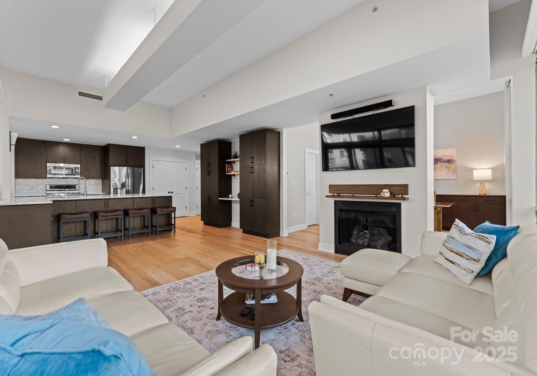 Charlotte, North Carolina 28203, United States, 3 Bedrooms Bedrooms, ,2 BathroomsBathrooms,Residential,Active,105430