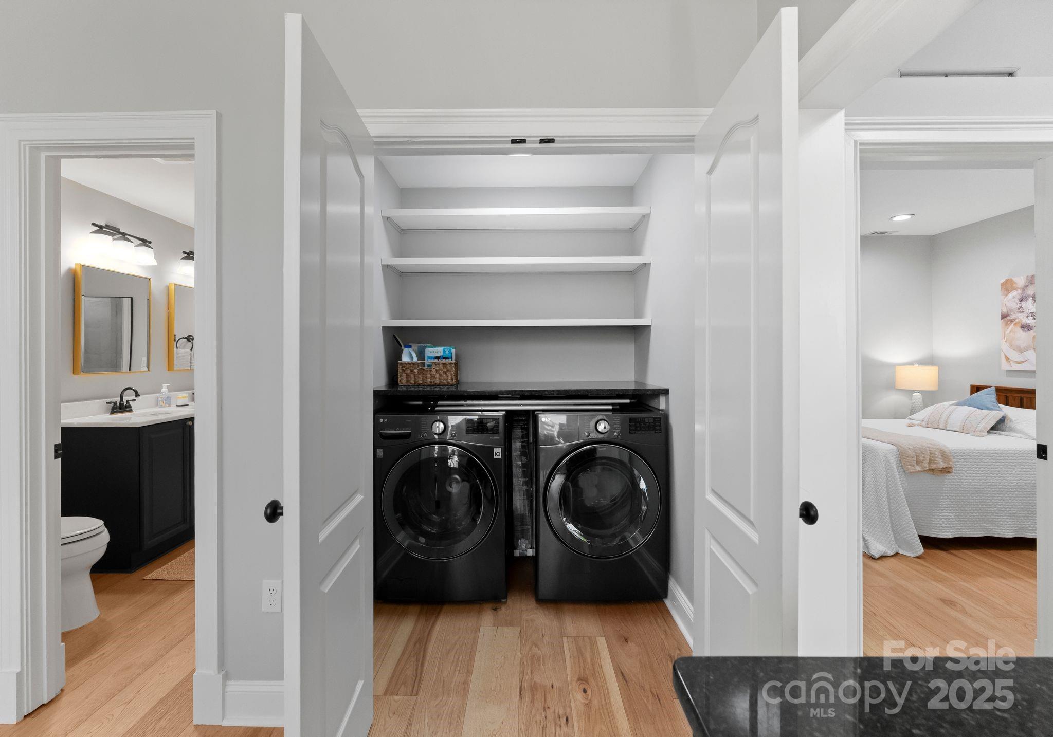 Charlotte, North Carolina 28203, United States, 3 Bedrooms Bedrooms, ,2 BathroomsBathrooms,Residential,Active,105430