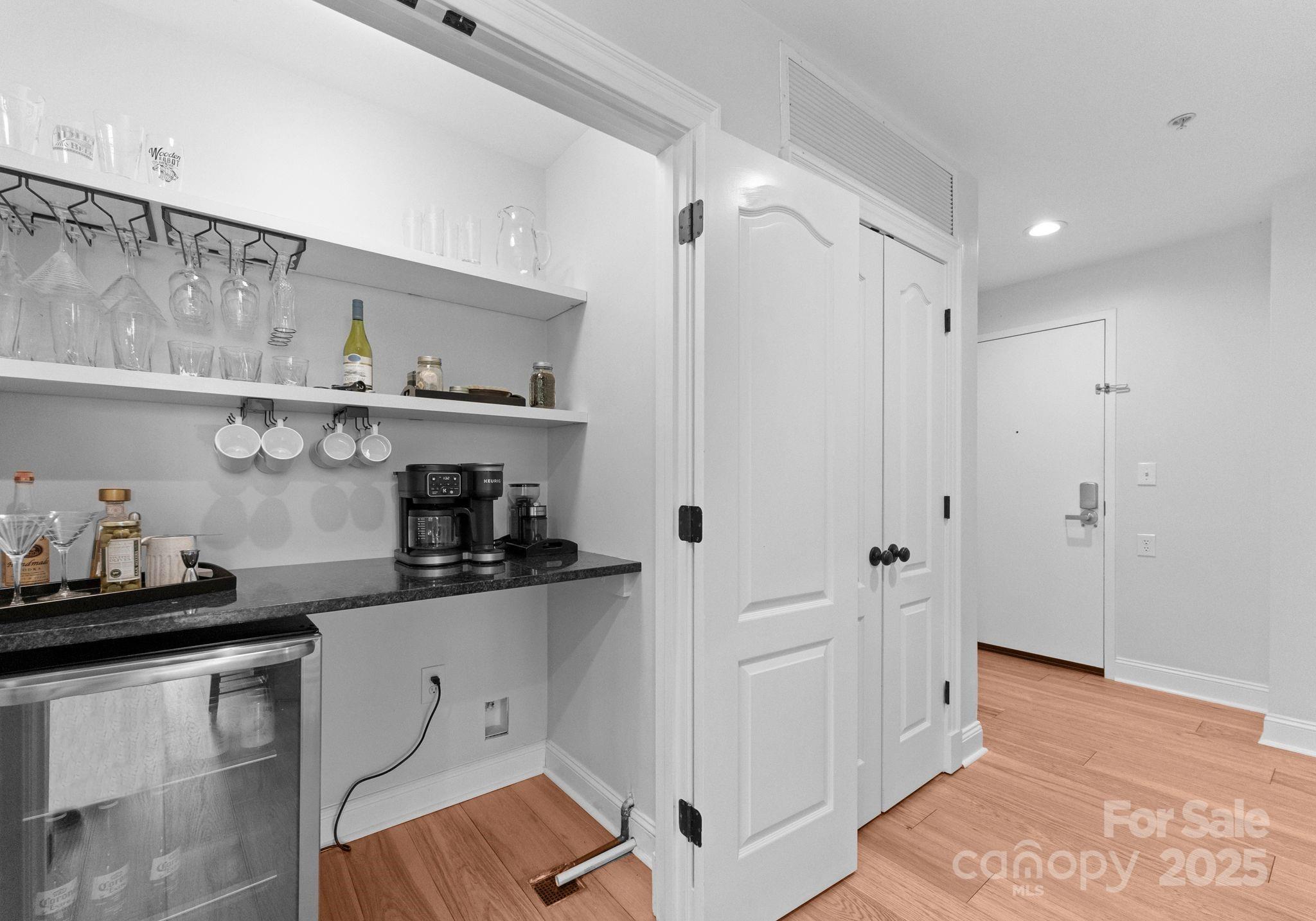 Charlotte, North Carolina 28203, United States, 3 Bedrooms Bedrooms, ,2 BathroomsBathrooms,Residential,Active,105430