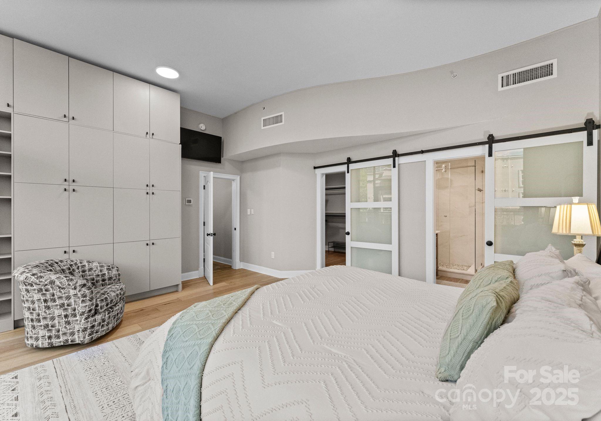 Charlotte, North Carolina 28203, United States, 3 Bedrooms Bedrooms, ,2 BathroomsBathrooms,Residential,Active,105430