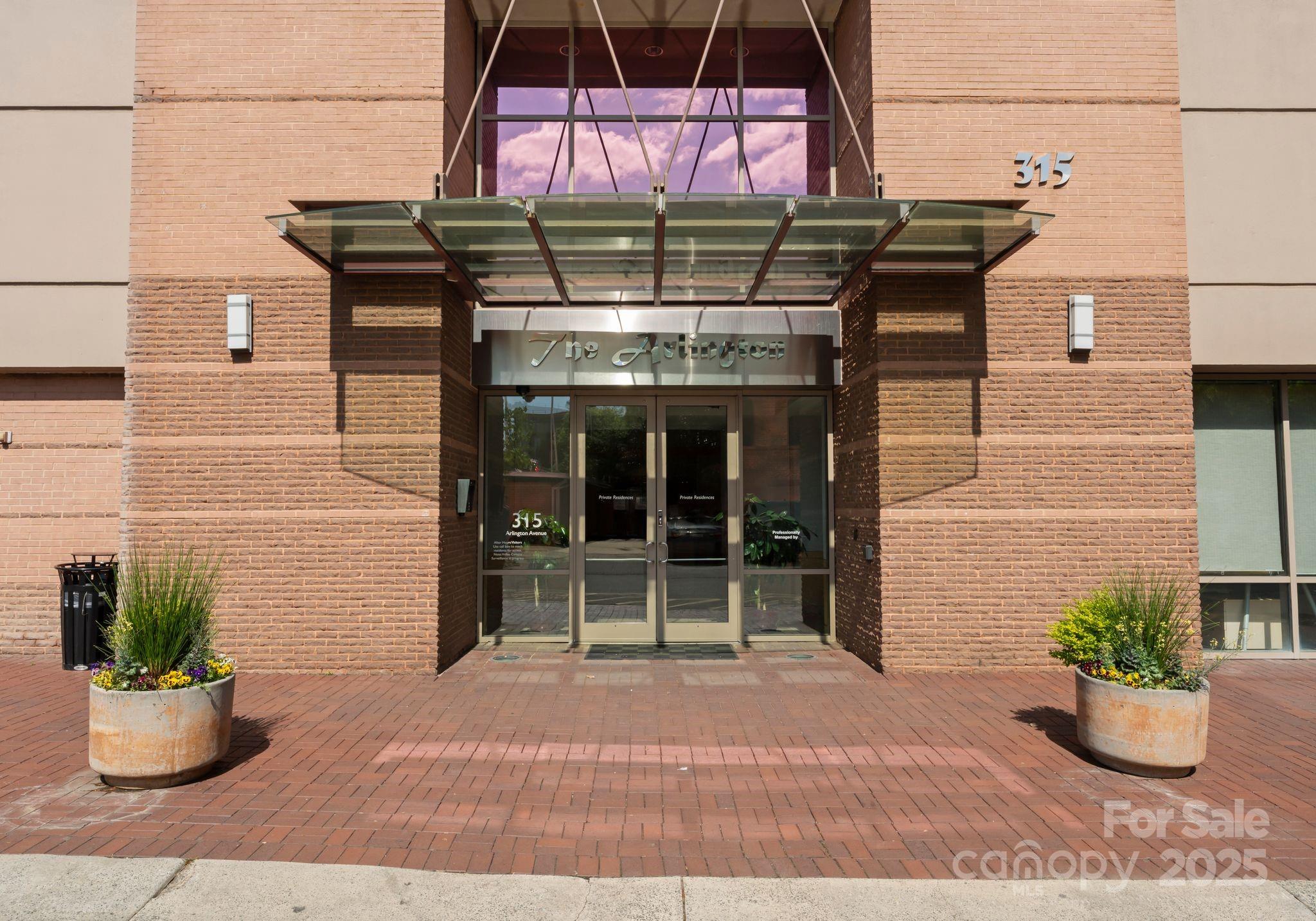 Charlotte, North Carolina 28203, United States, 3 Bedrooms Bedrooms, ,2 BathroomsBathrooms,Residential,Active,105430