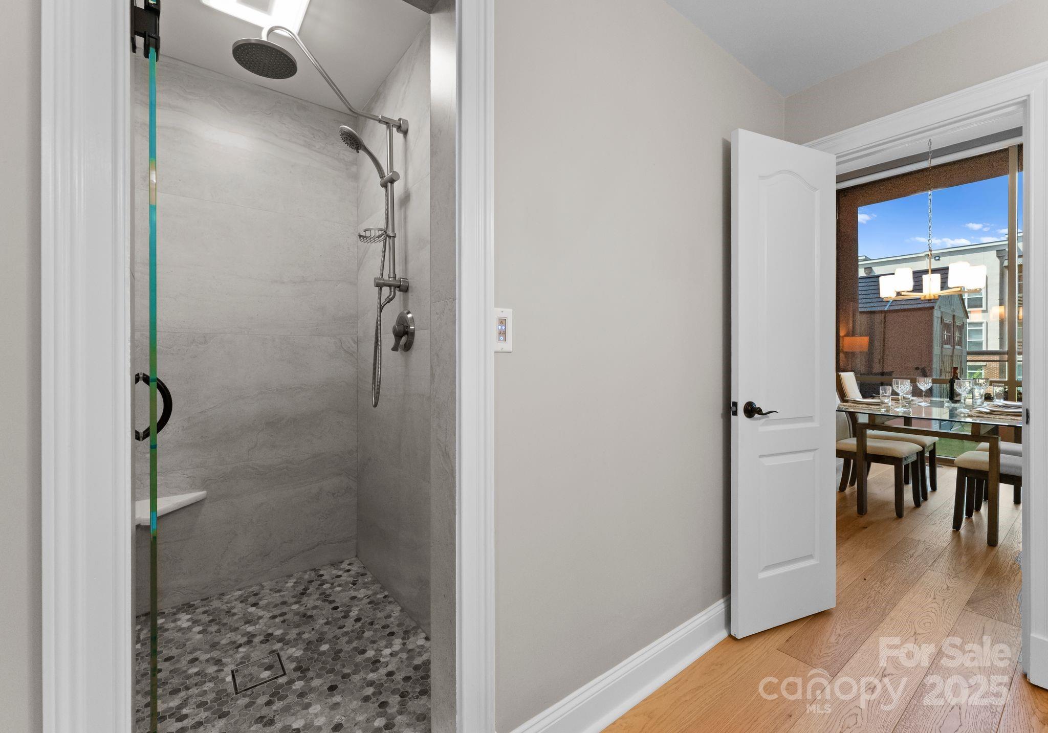 Charlotte, North Carolina 28203, United States, 3 Bedrooms Bedrooms, ,2 BathroomsBathrooms,Residential,Active,105430