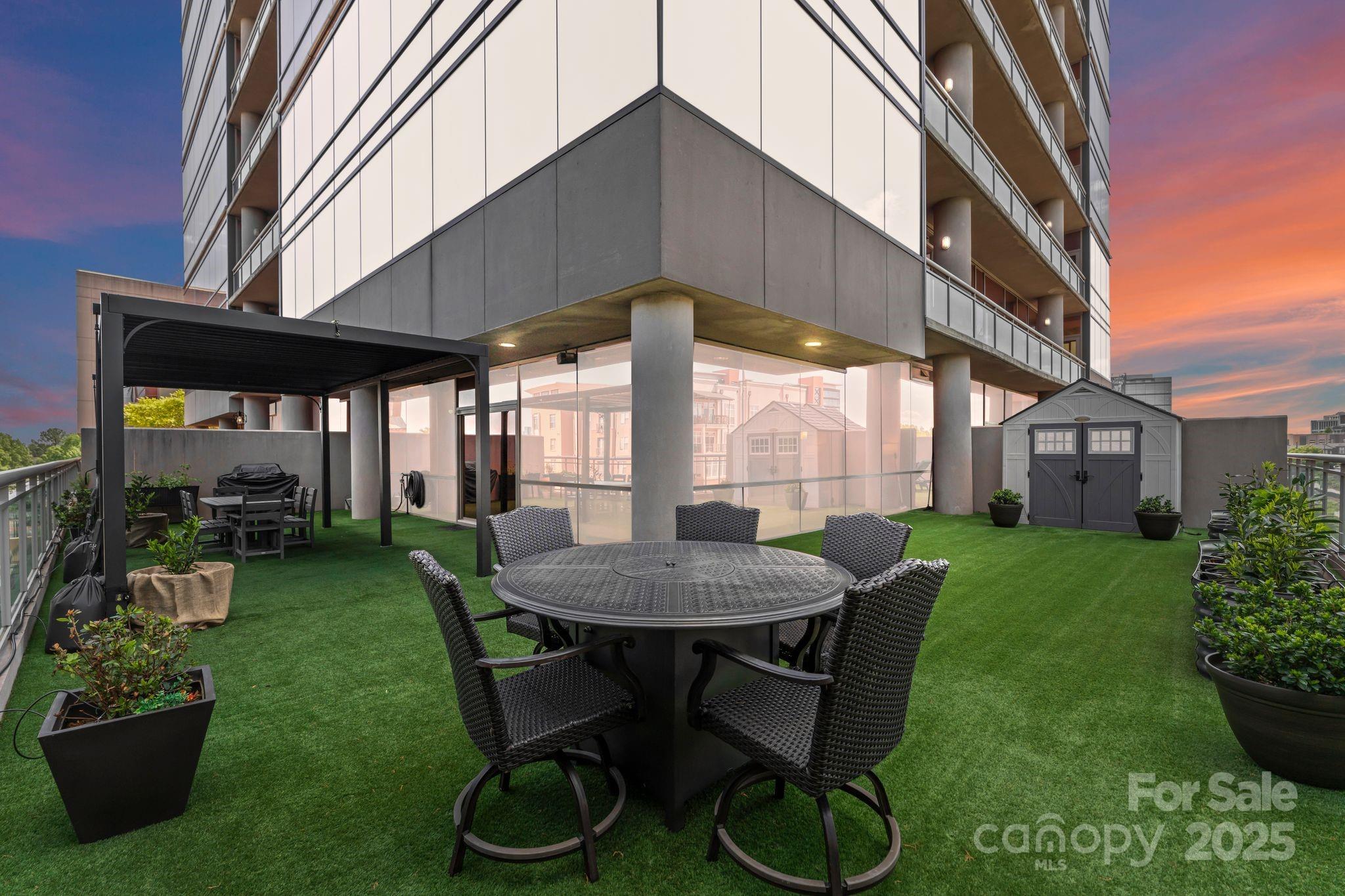 Charlotte, North Carolina 28203, United States, 3 Bedrooms Bedrooms, ,2 BathroomsBathrooms,Residential,Active,105430